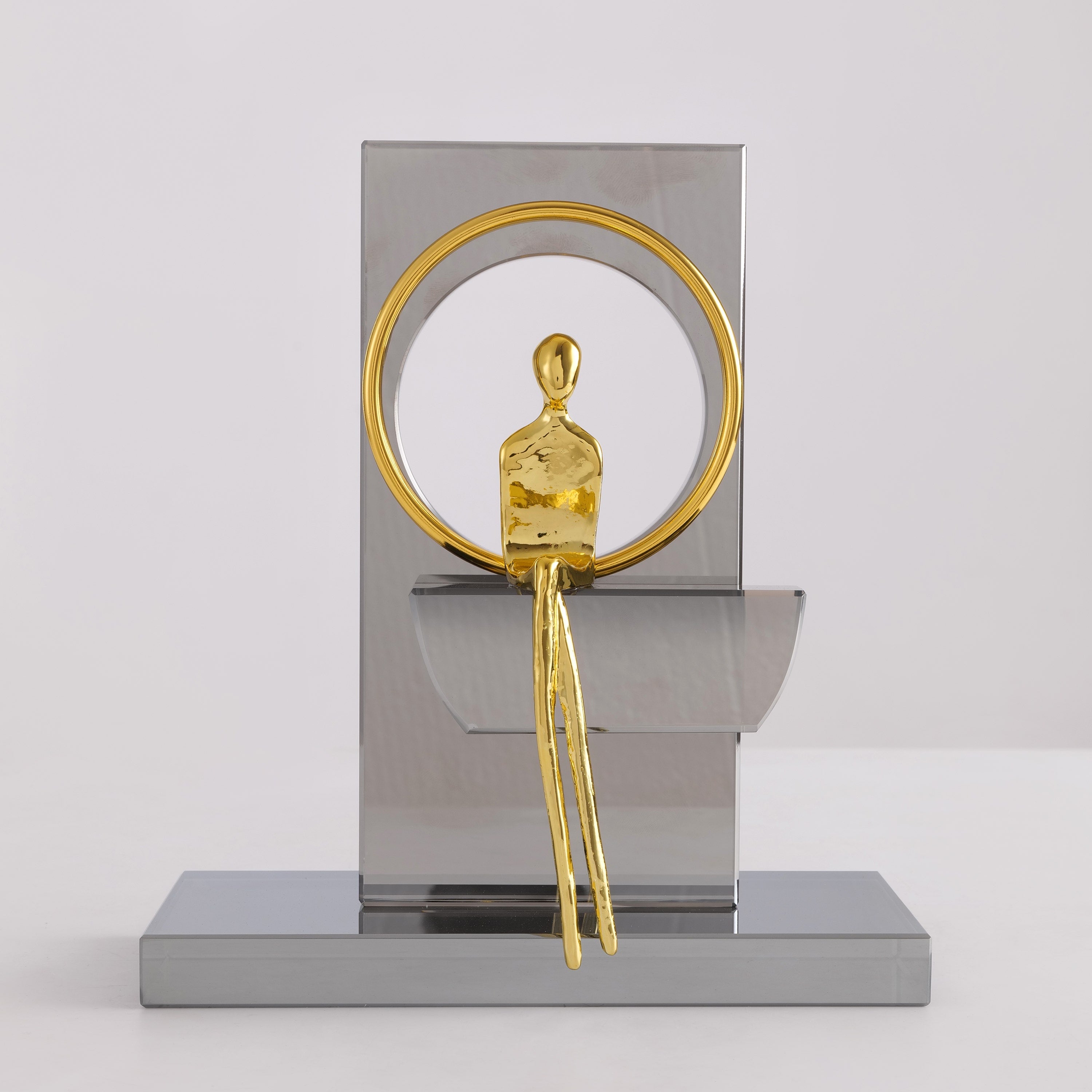 Sitting Pretty (Gold) Resin Home Decor