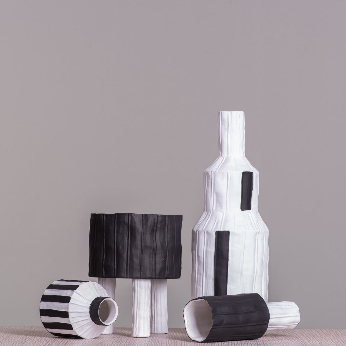 Island Treasure (White/Black) Ceramic Vase