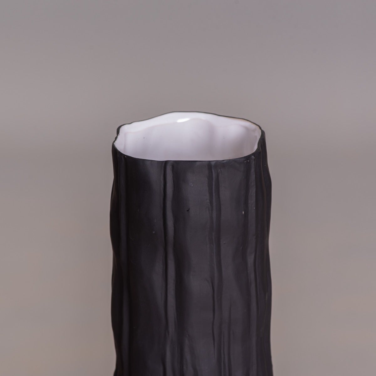 Shipwrecked (White/Black) Ceramic Vase