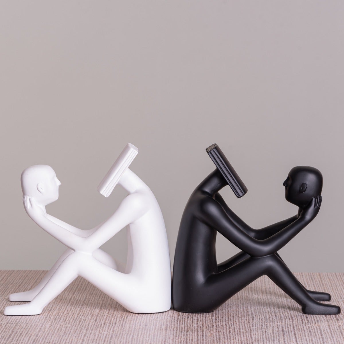 Read To Me (Black ) Resin Home Decor