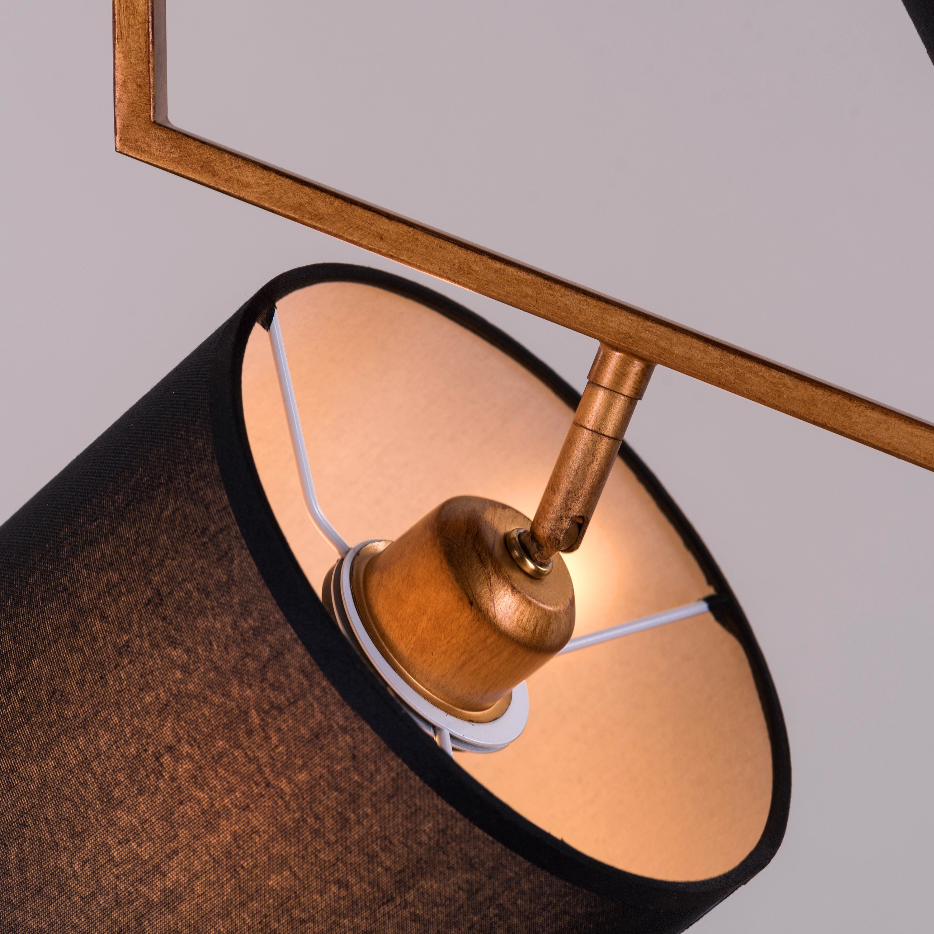 Effortless Signature (Gold, Black) Floor Lamp