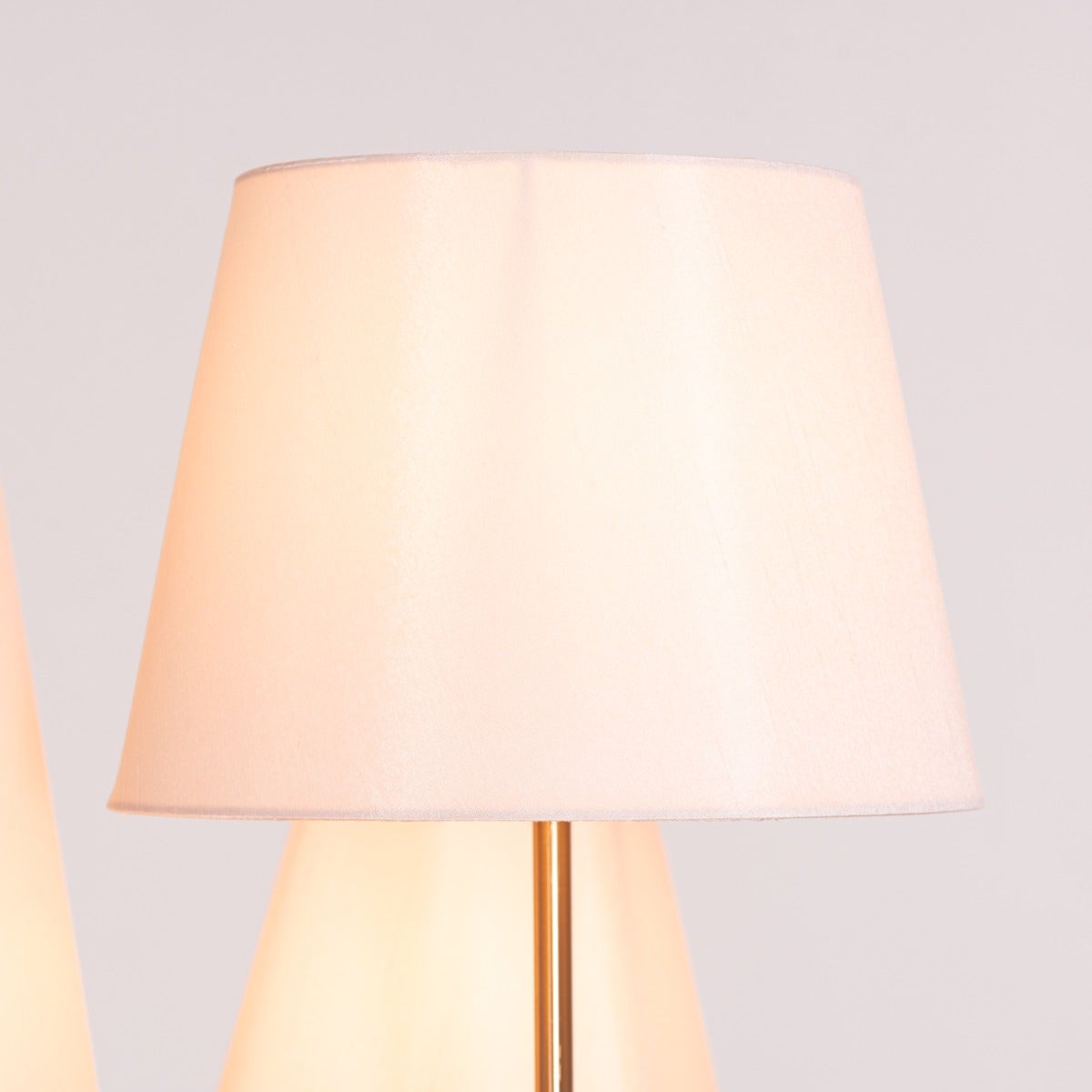 News Is Everywhere (Gold, Beige) Marble Floor Lamp