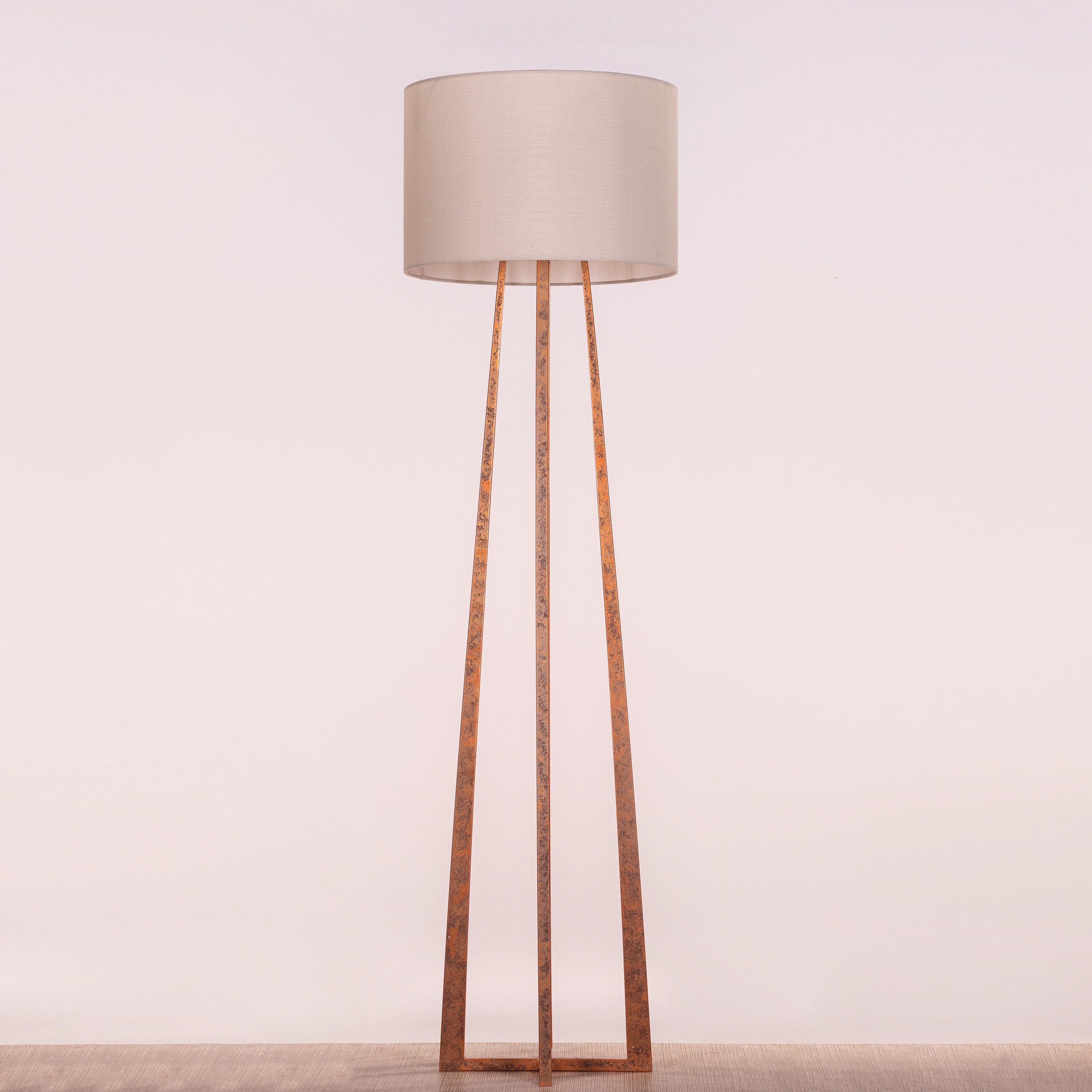 Sweet Escapade (Antique Gold, Off-White) Metal Floor Lamp