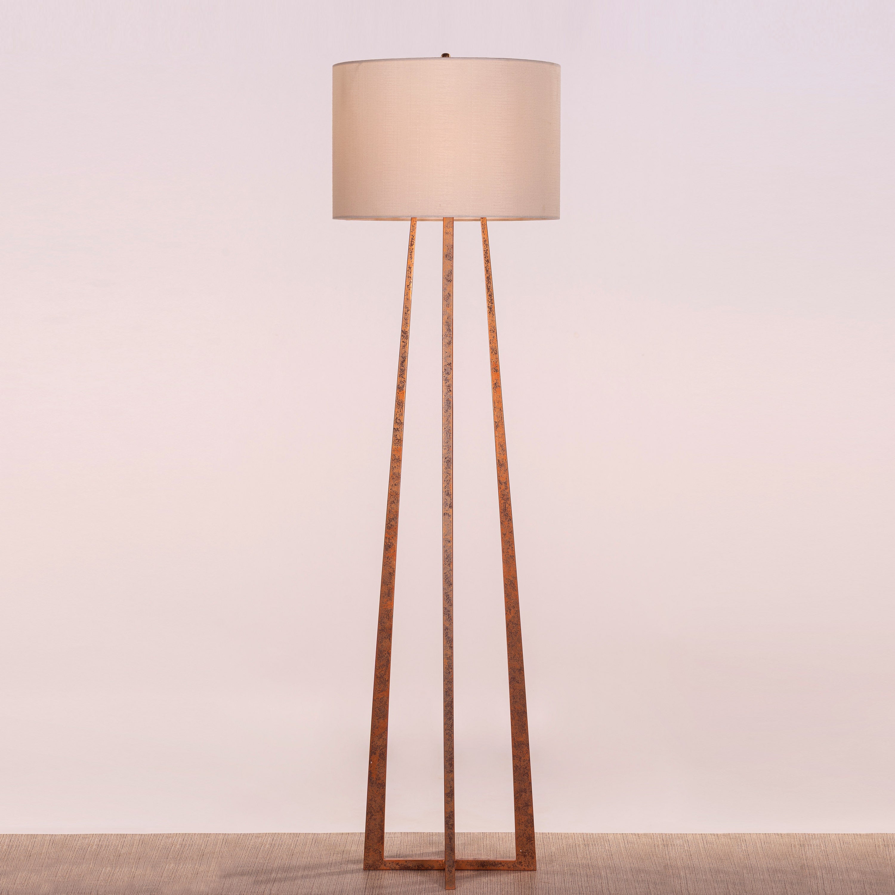 Sweet Escapade (Antique Gold, Off-White) Metal Floor Lamp