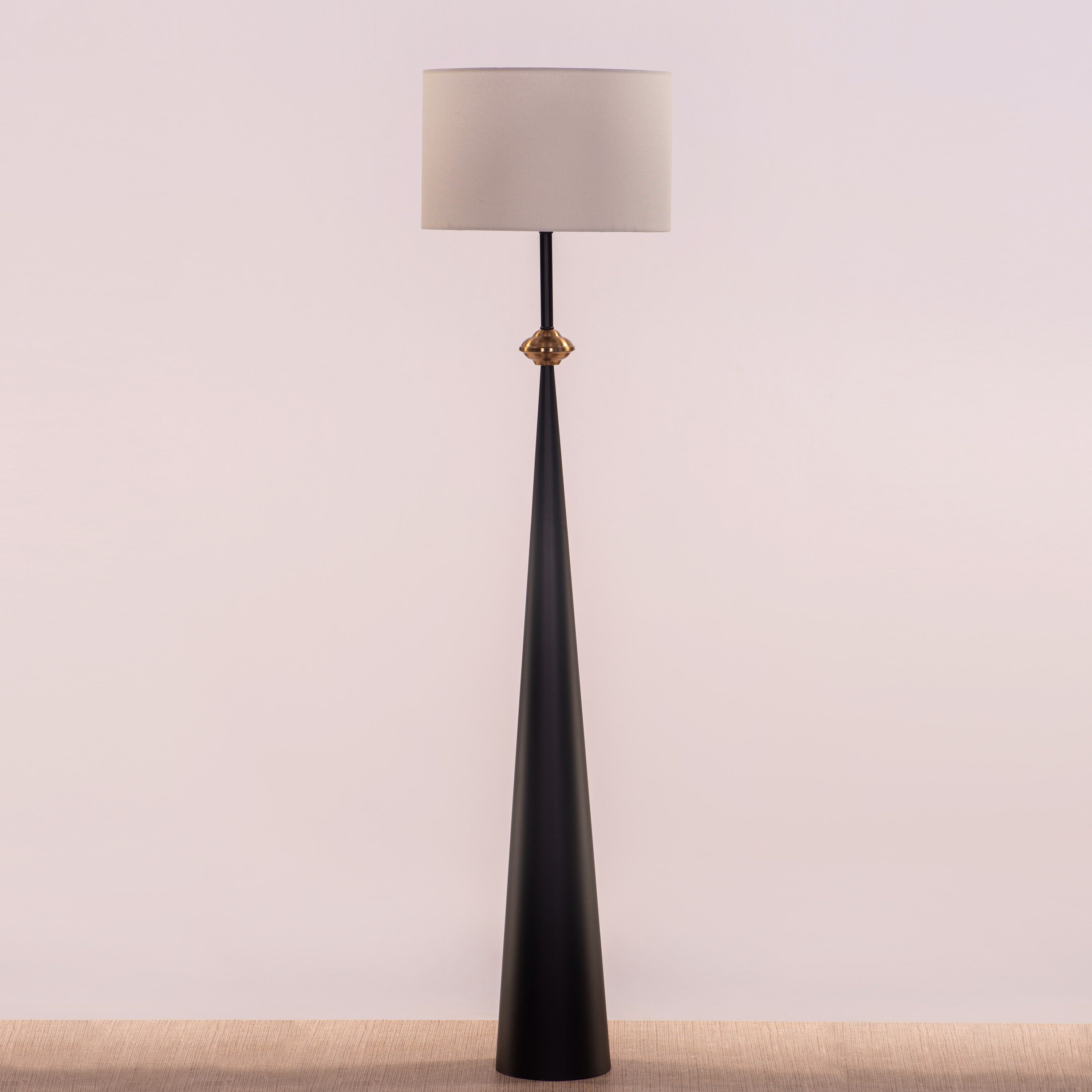 Crown Of The Dawn (Black, White) Floor Lamp