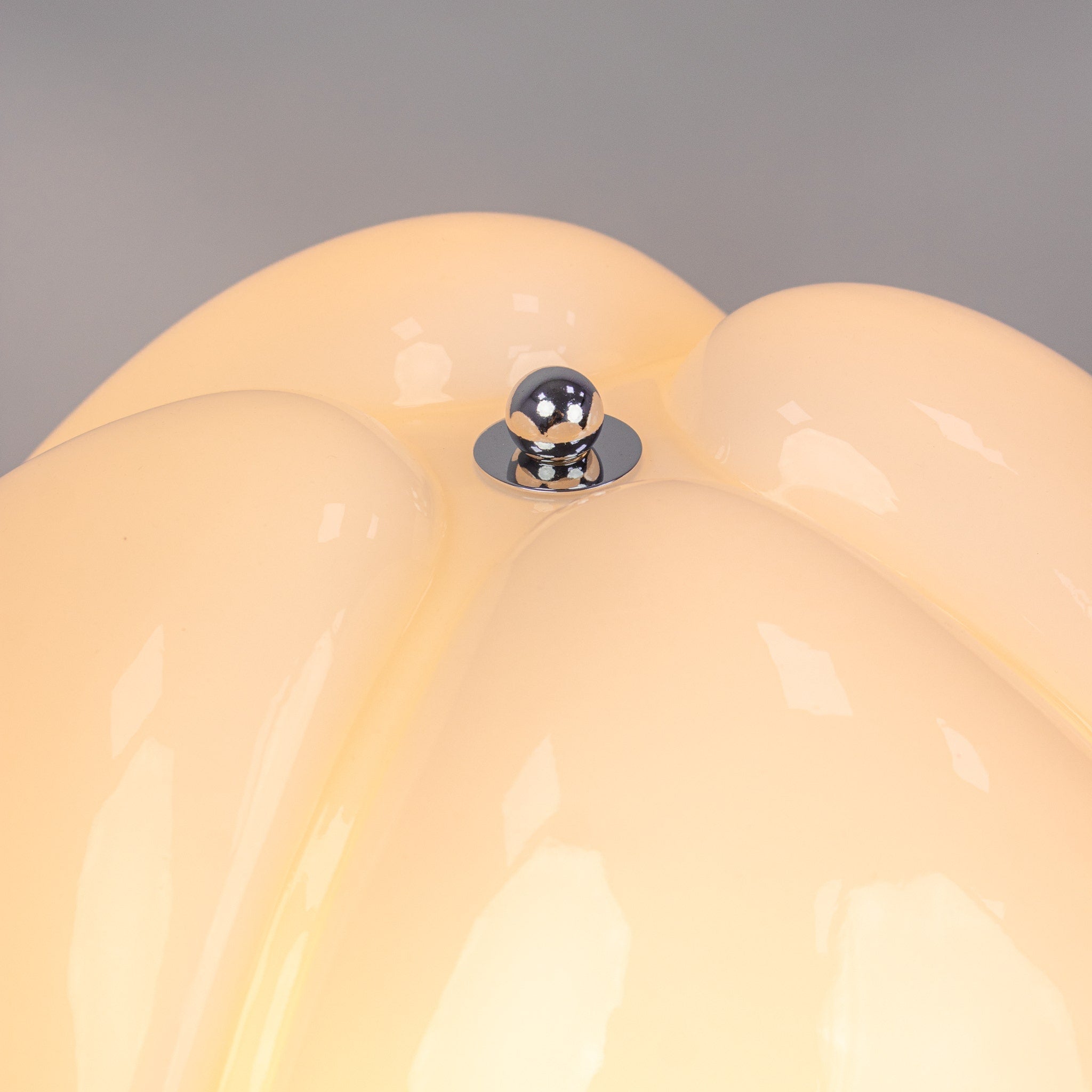 Scallop Shell (Black) Table Lamp