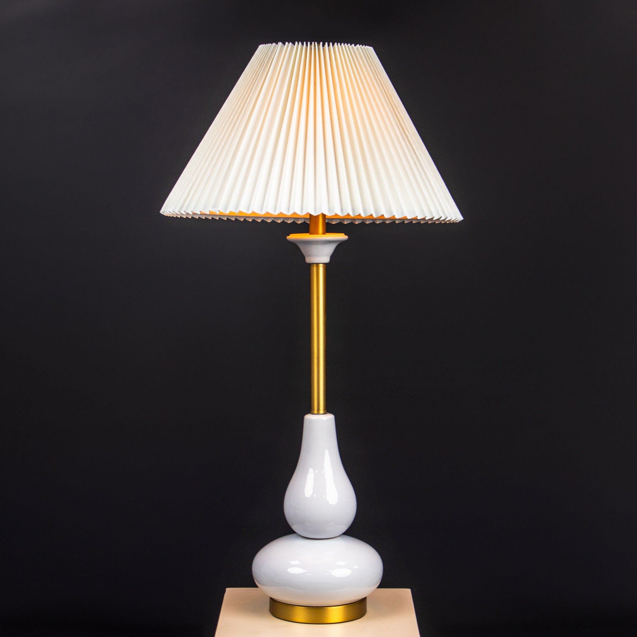 White Nest Table Lamp