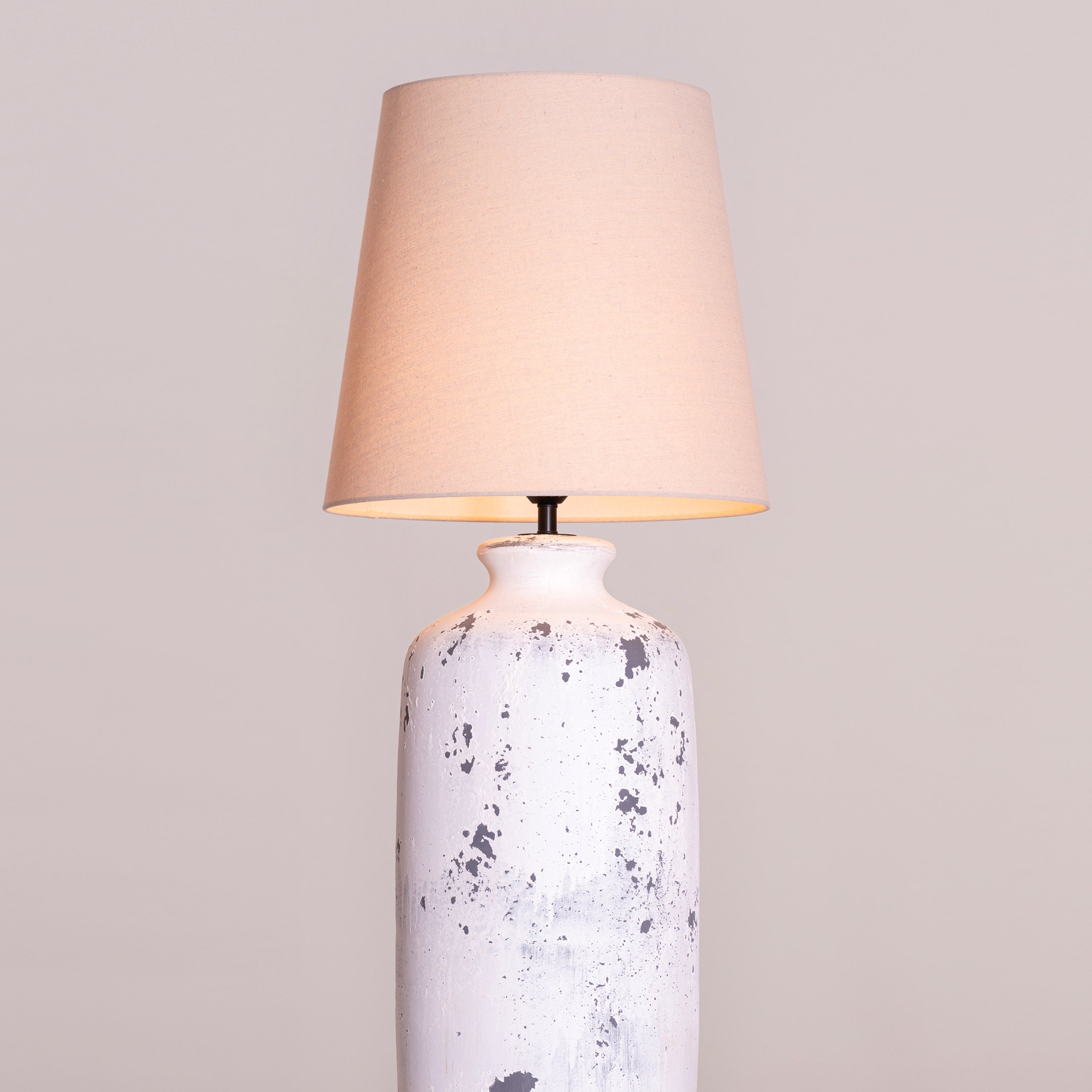 Snow Storm (White, Beige) Ceramic Floor Lamp