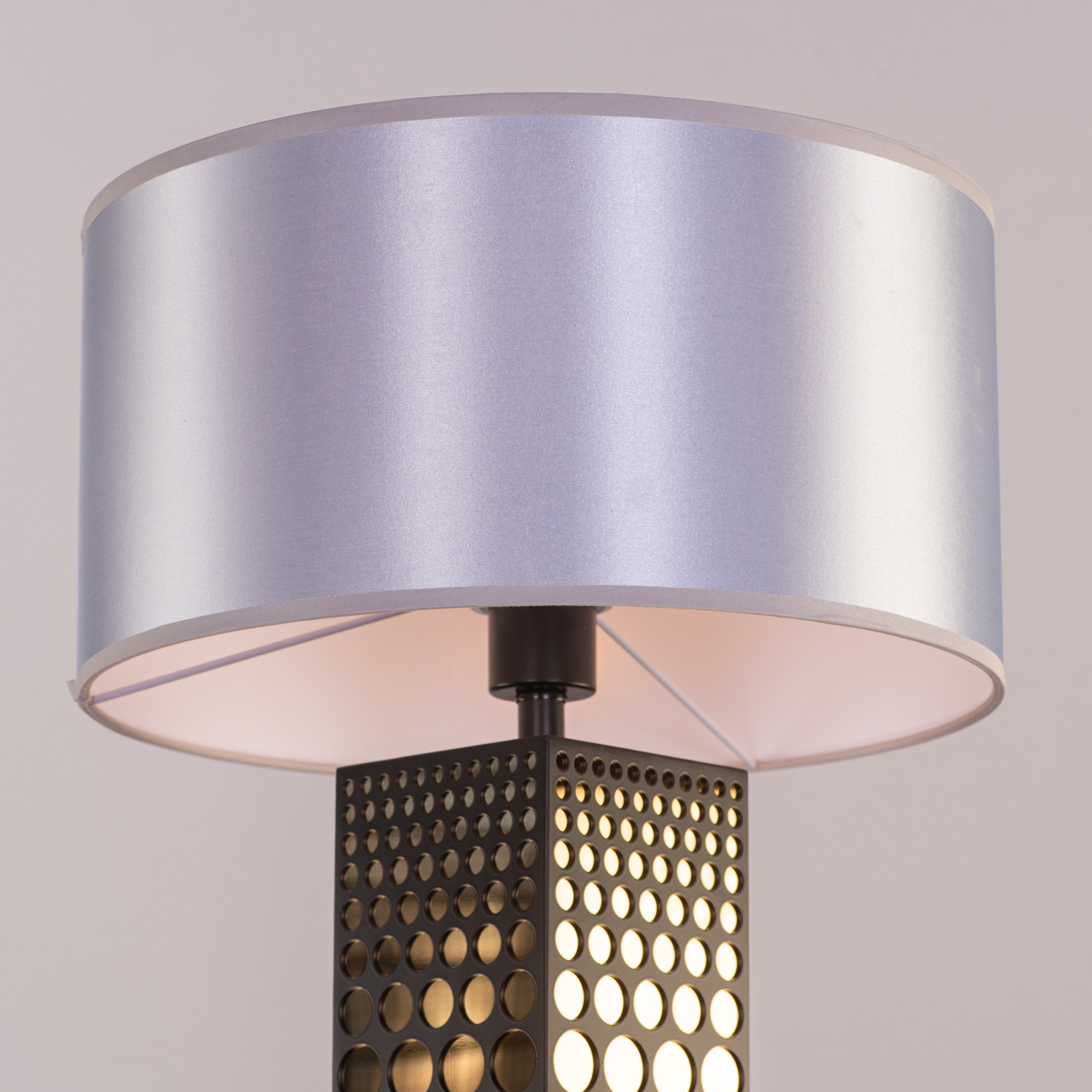 Live Your Look (Black, Blue) Table Lamp