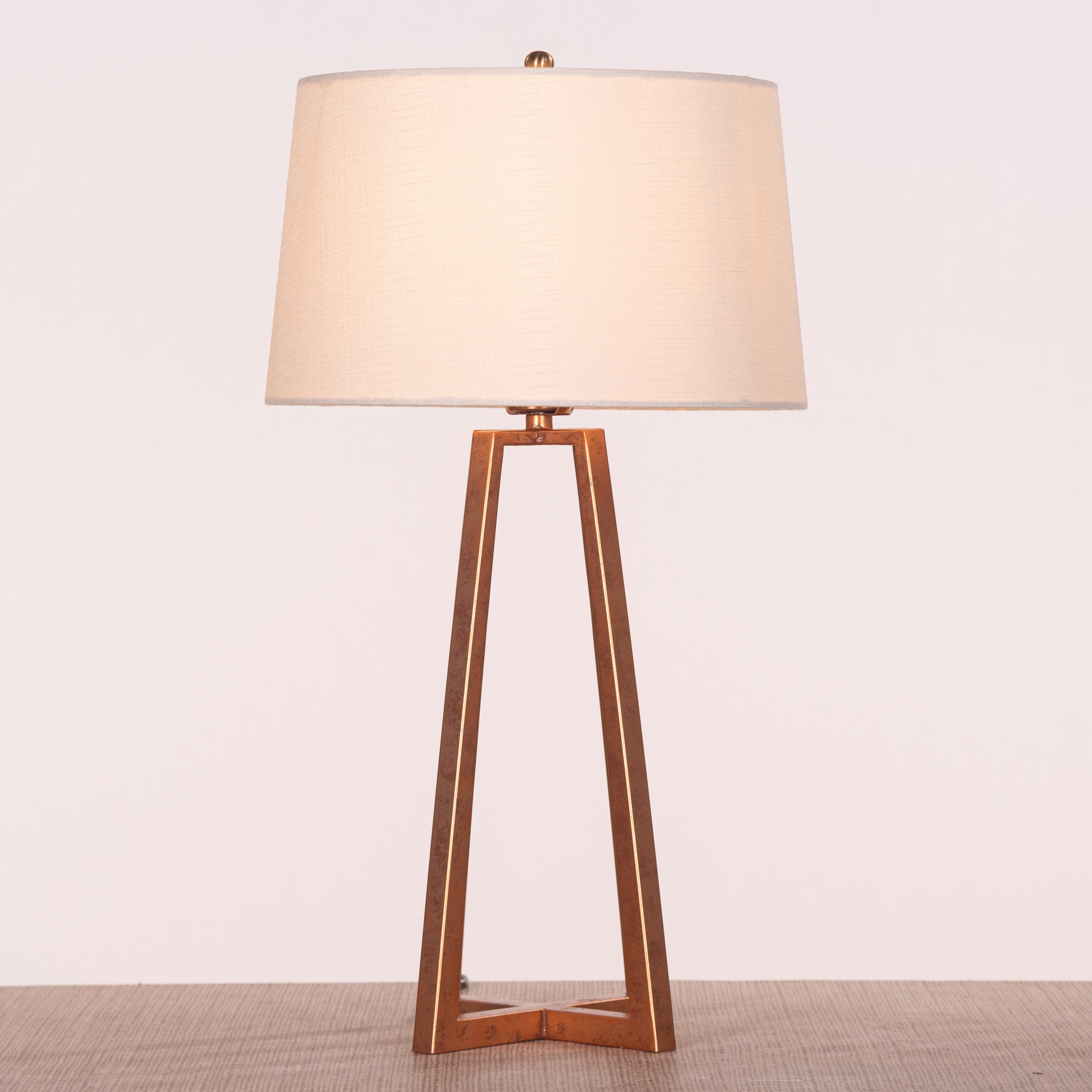 Sweet Escapade (Antique Gold, Off-White) Metal Table Lamp