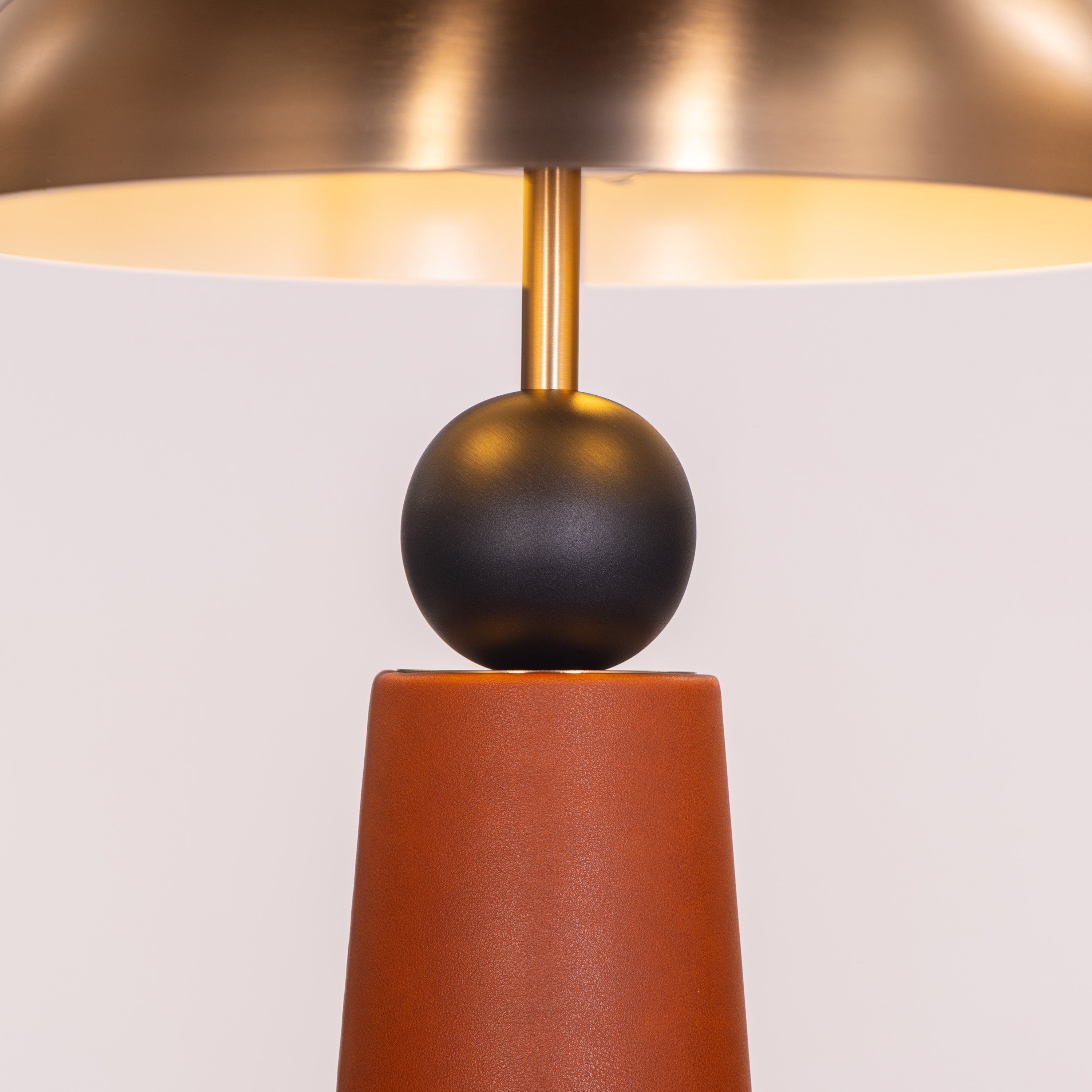 Gold Coast (Gold, Brown) Leather Table Lamp