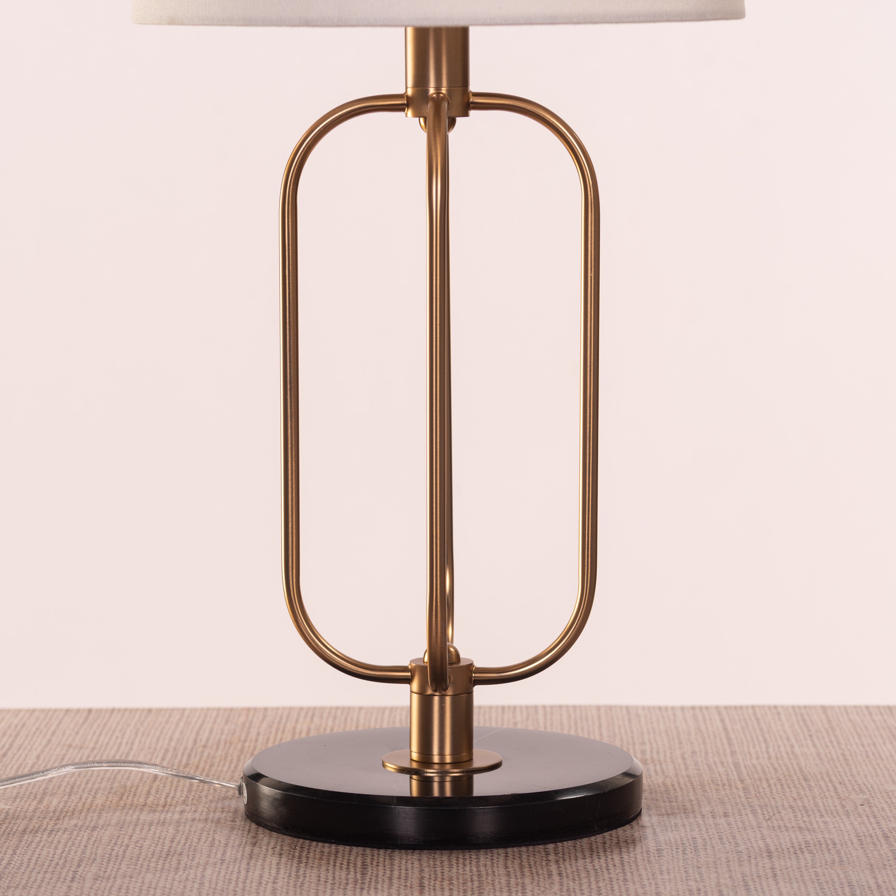 Auremont (Gold/Off-White) Marble Table Lamp
