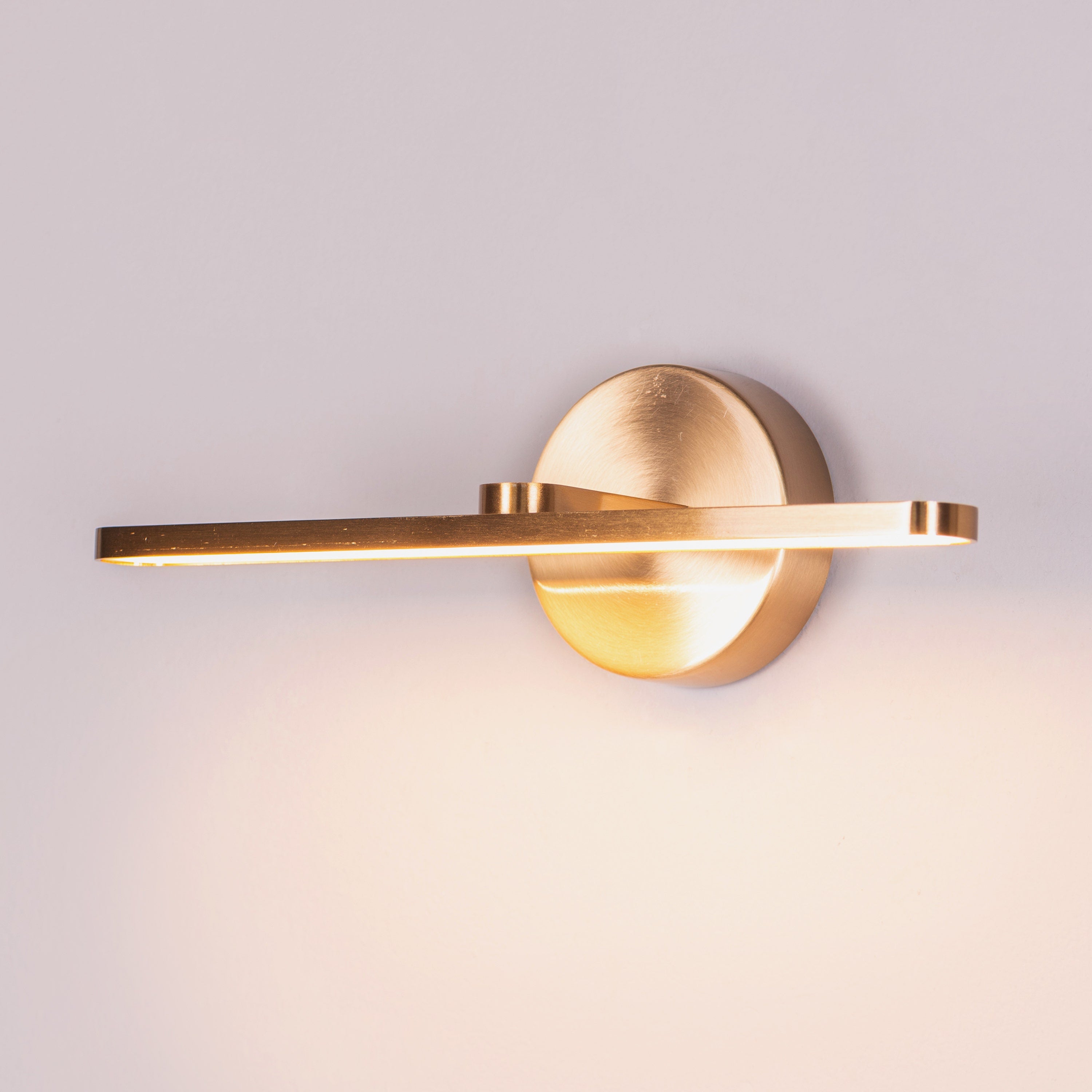 It's A Must (Small, Gold, Built-In LED) Picture Light