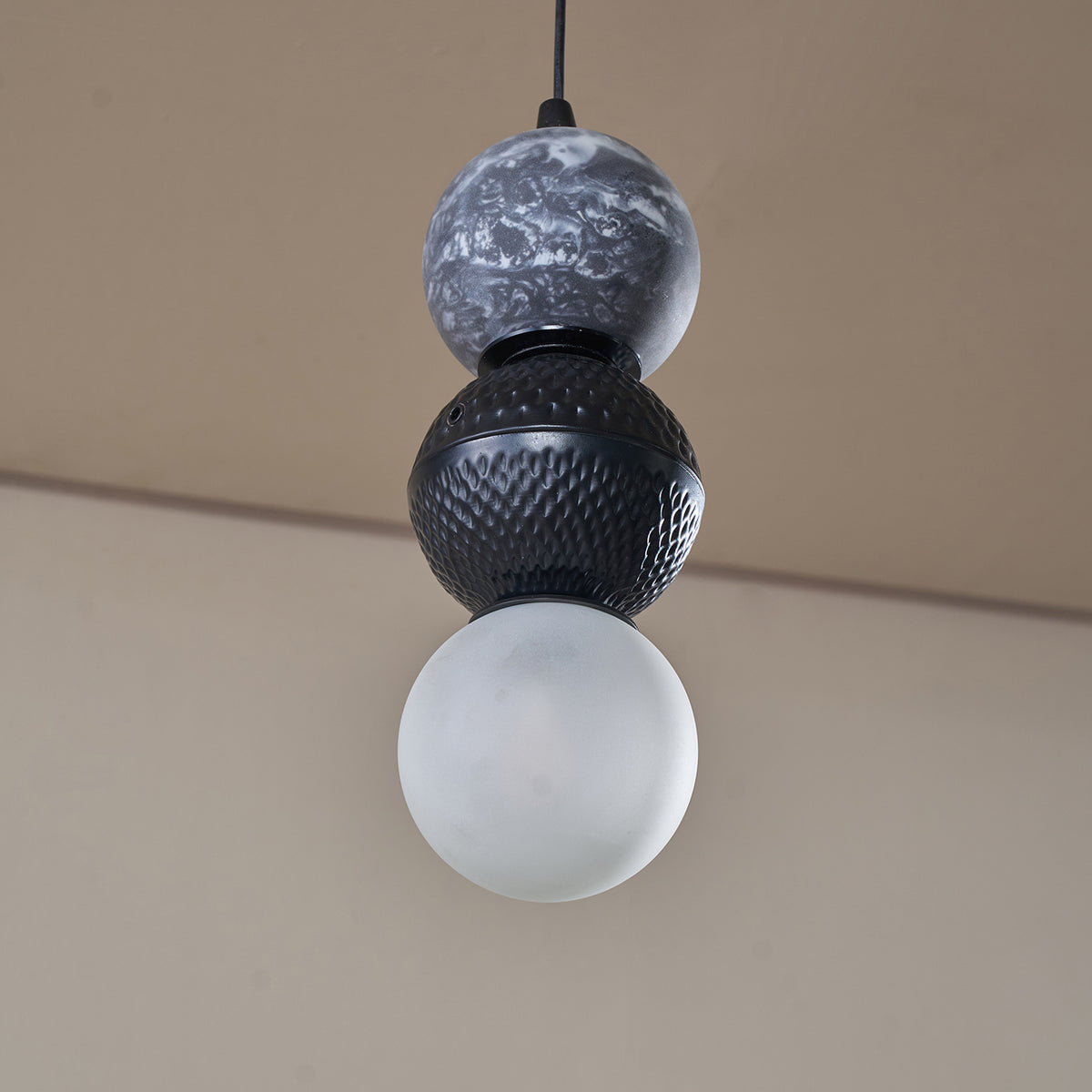 The Art Of Contrast Pendant Light Handmade By Yaahvi
