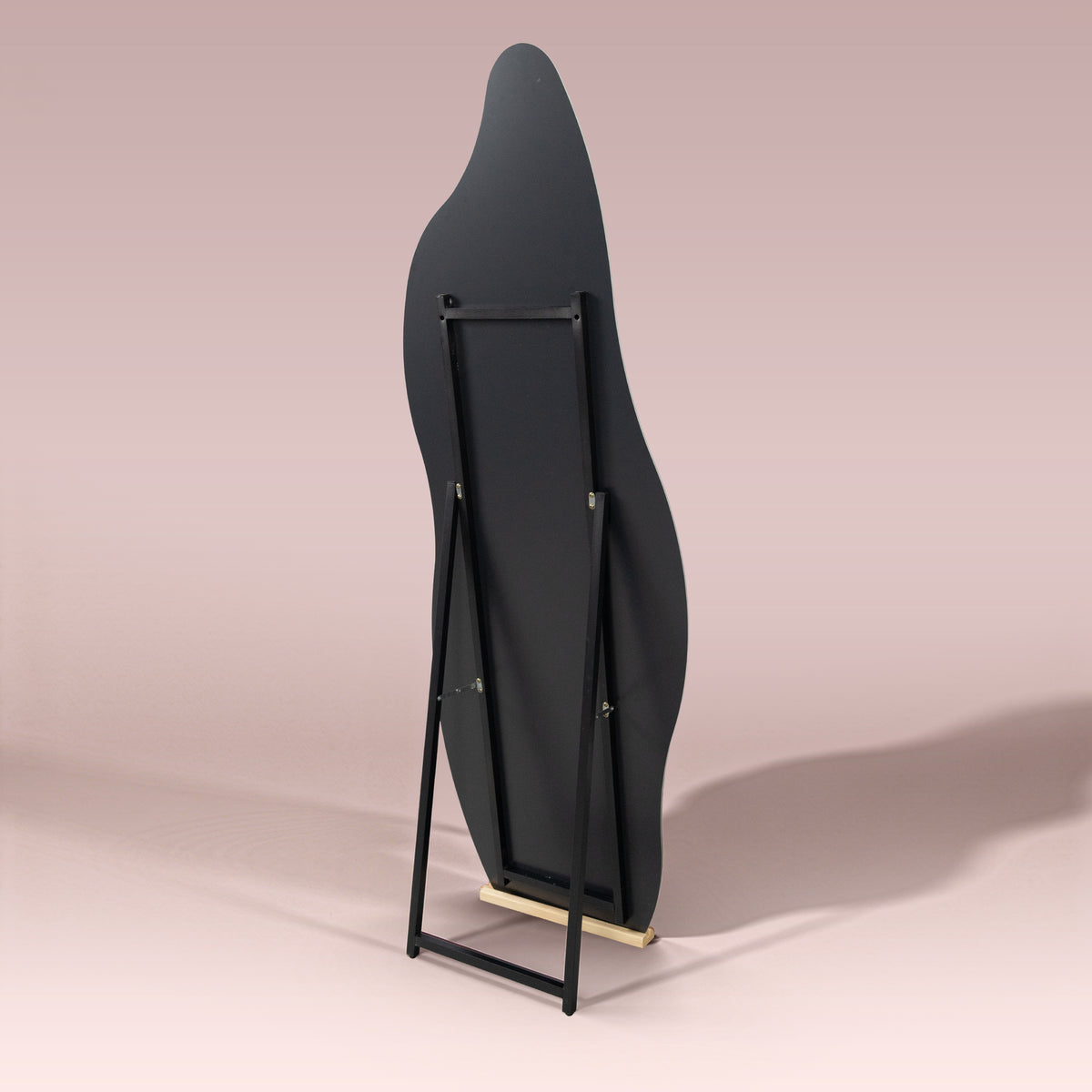 The Royal Contour Standing Mirror