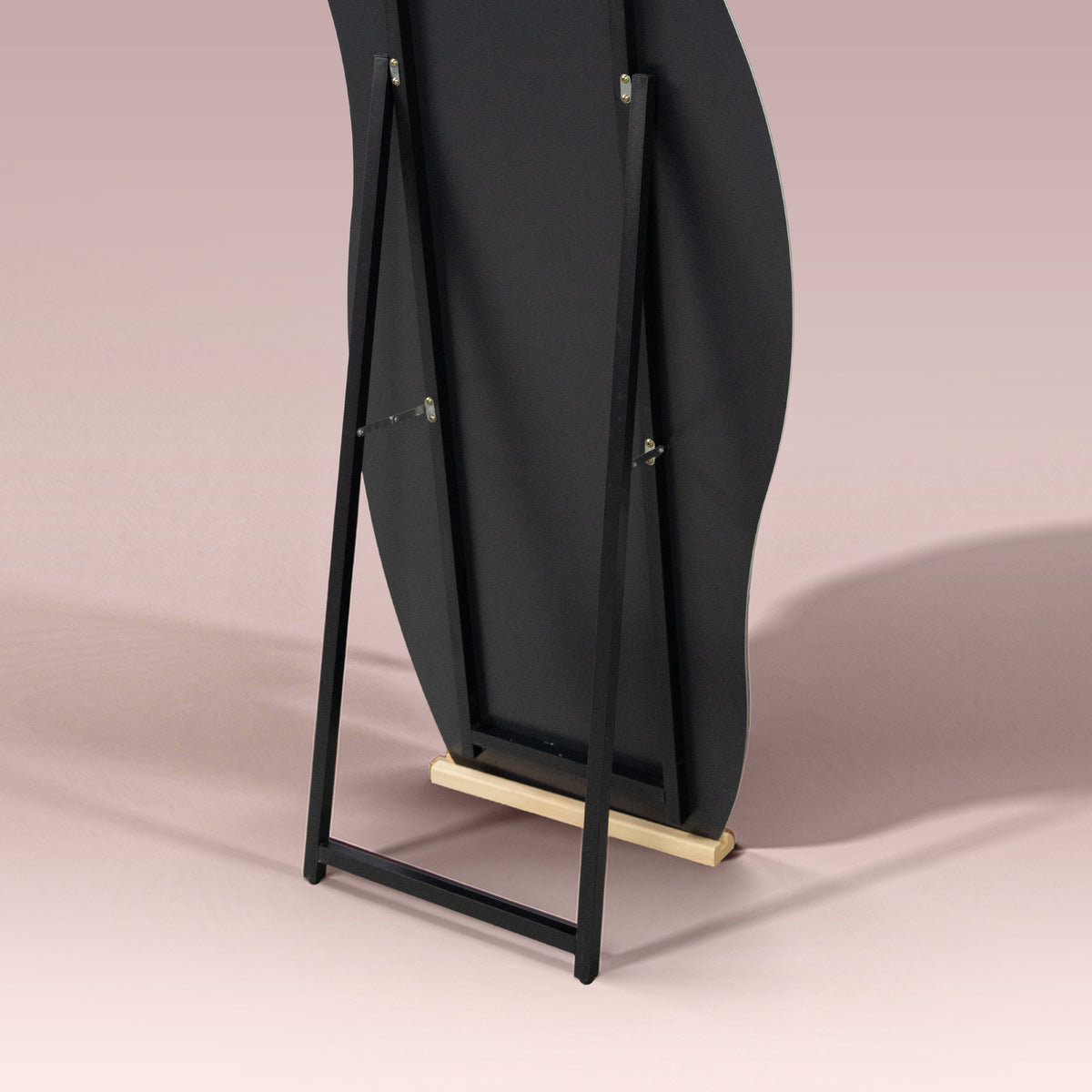 The Royal Contour Standing Mirror