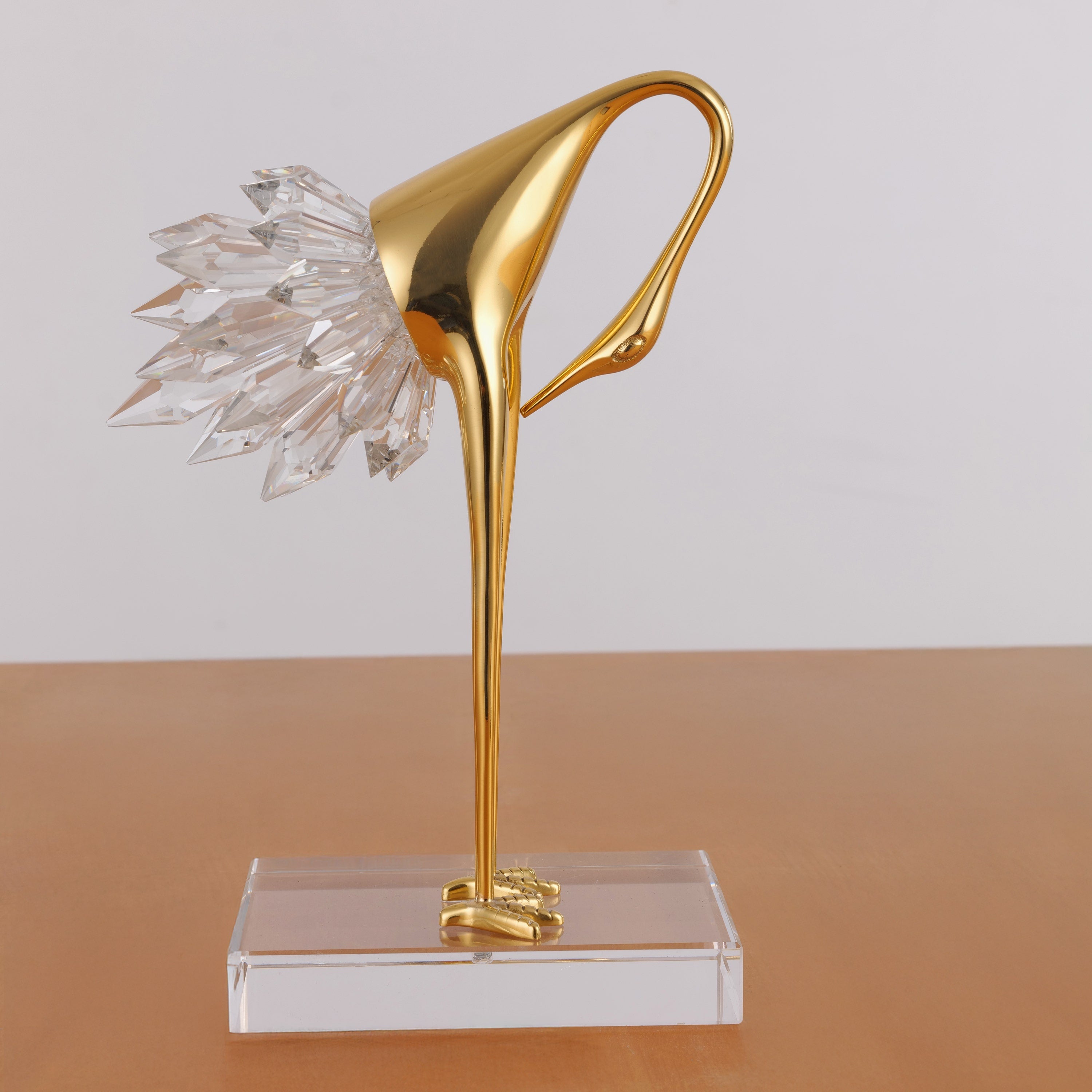 Fretting Flamingo (White/Gold)