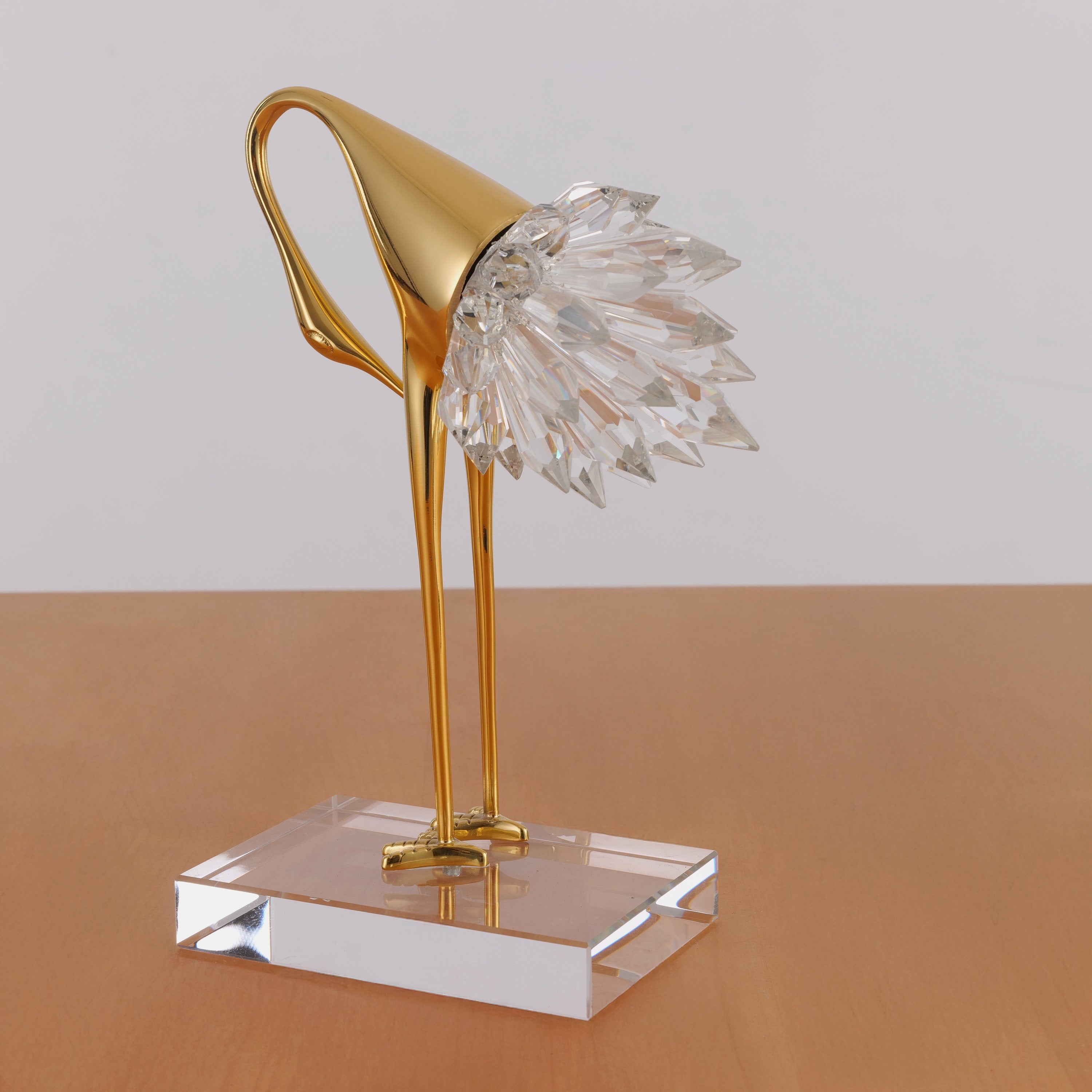 Fretting Flamingo (White/Gold)