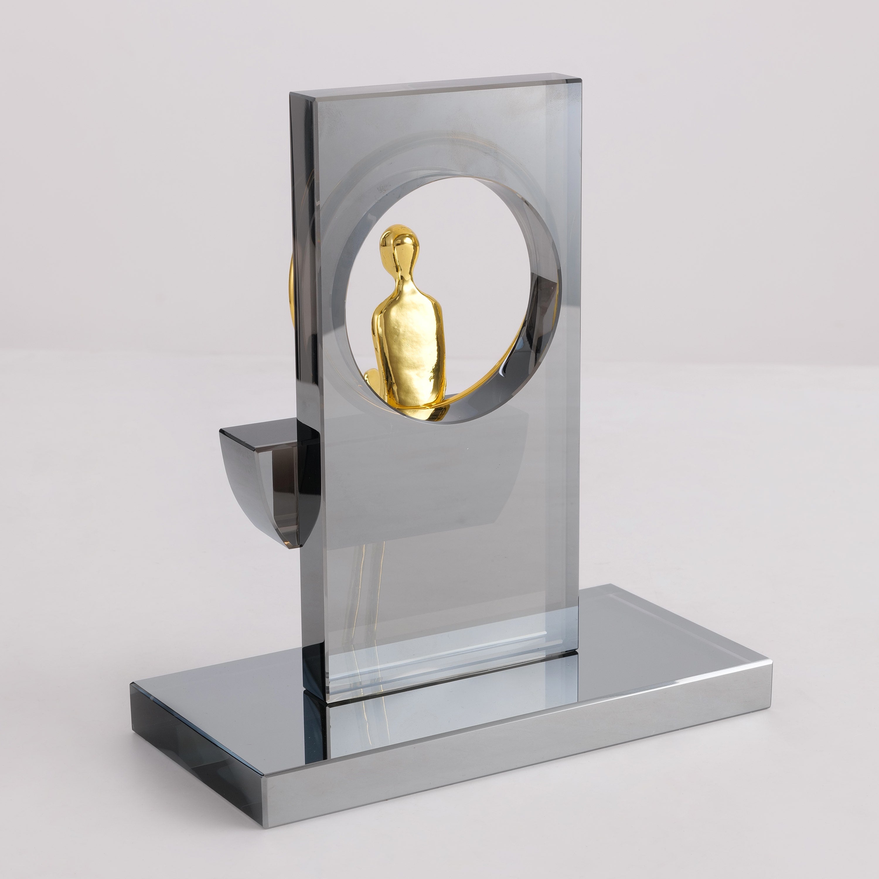 Sitting Pretty (Gold) Resin Home Decor