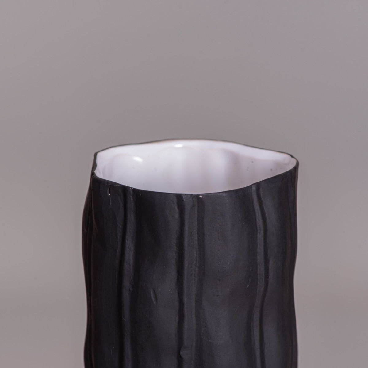 Shipwrecked (White/Black) Ceramic Vase