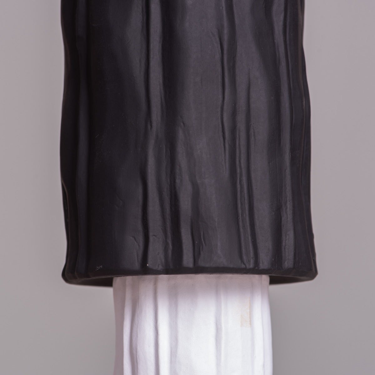 Shipwrecked (White/Black) Ceramic Vase