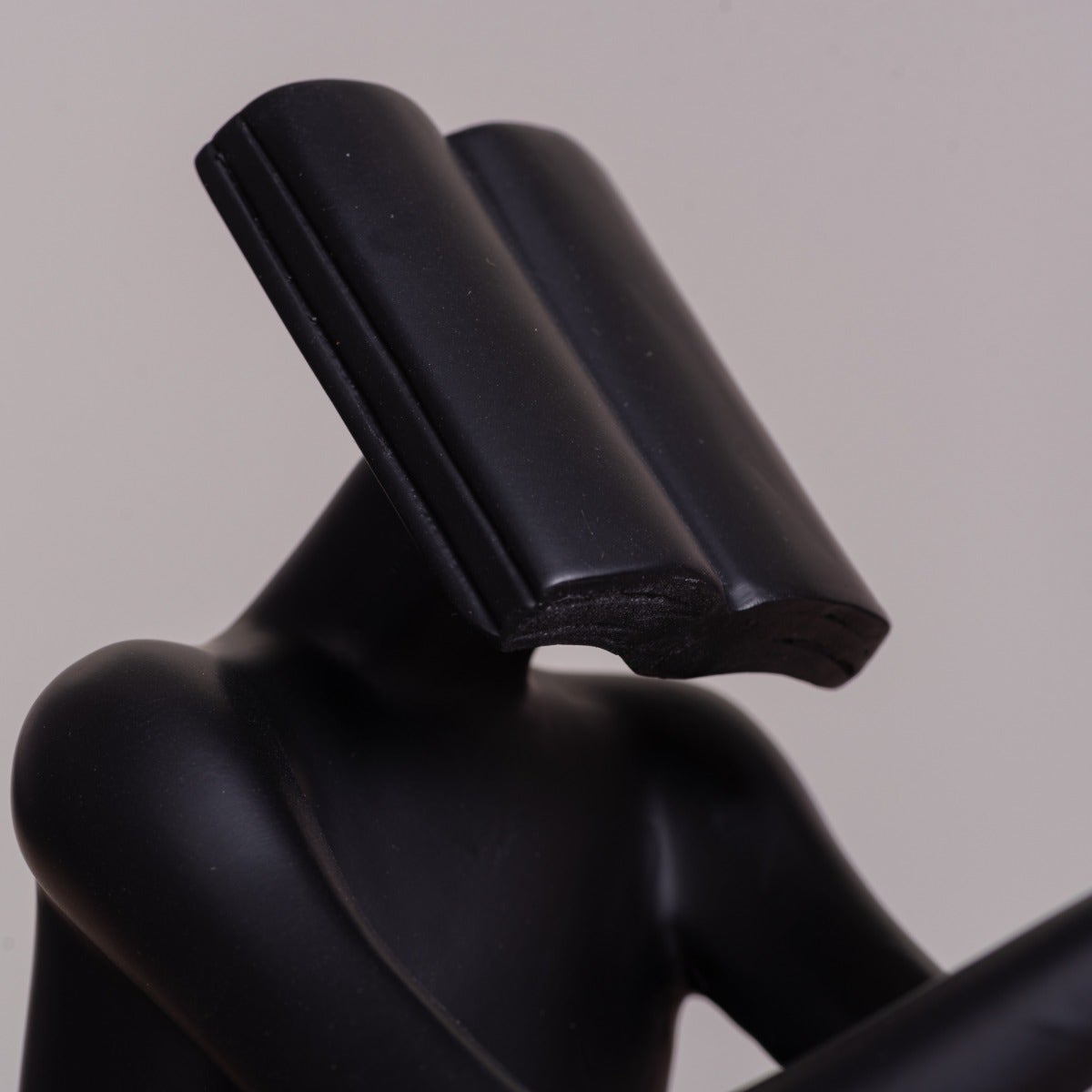 Read To Me (Black ) Resin  Home Decor