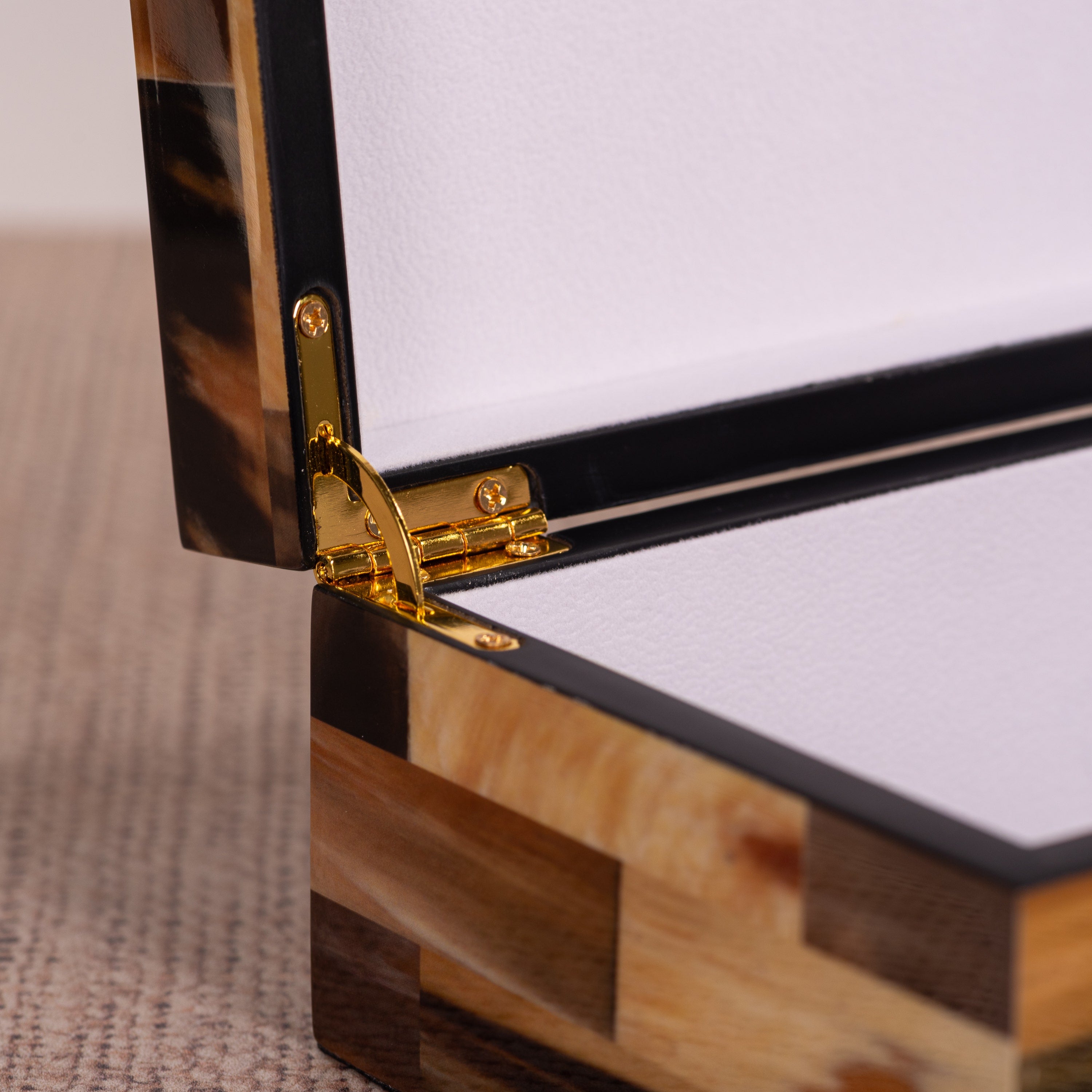 Marquetra (Medium) Home Decor