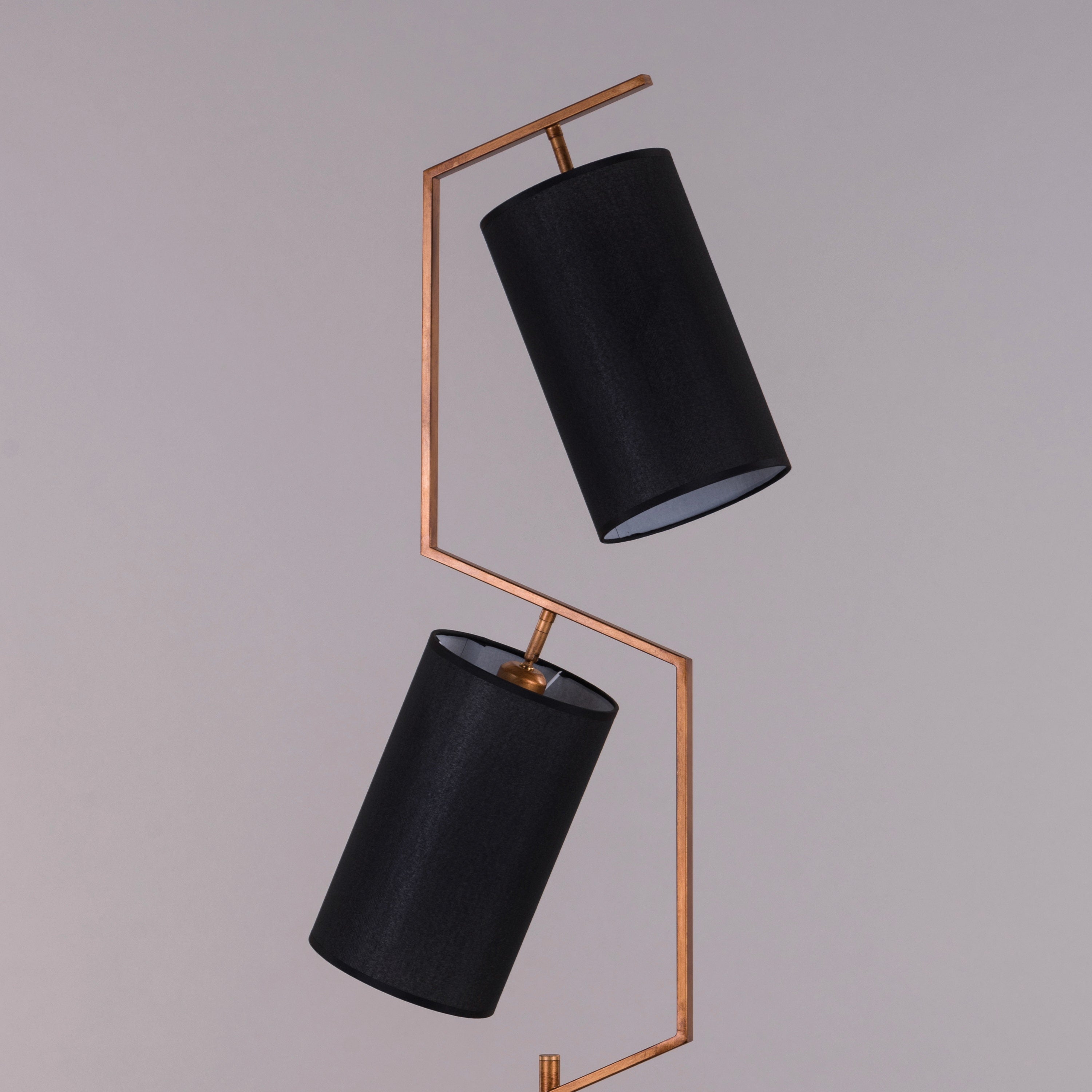 Effortless Signature (Gold, Black) Floor Lamp