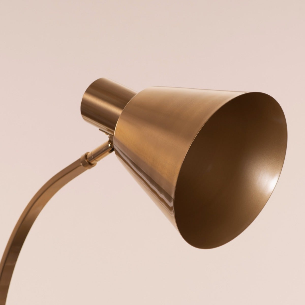 One Step Forward (Gold, White) Marble Floor Lamp