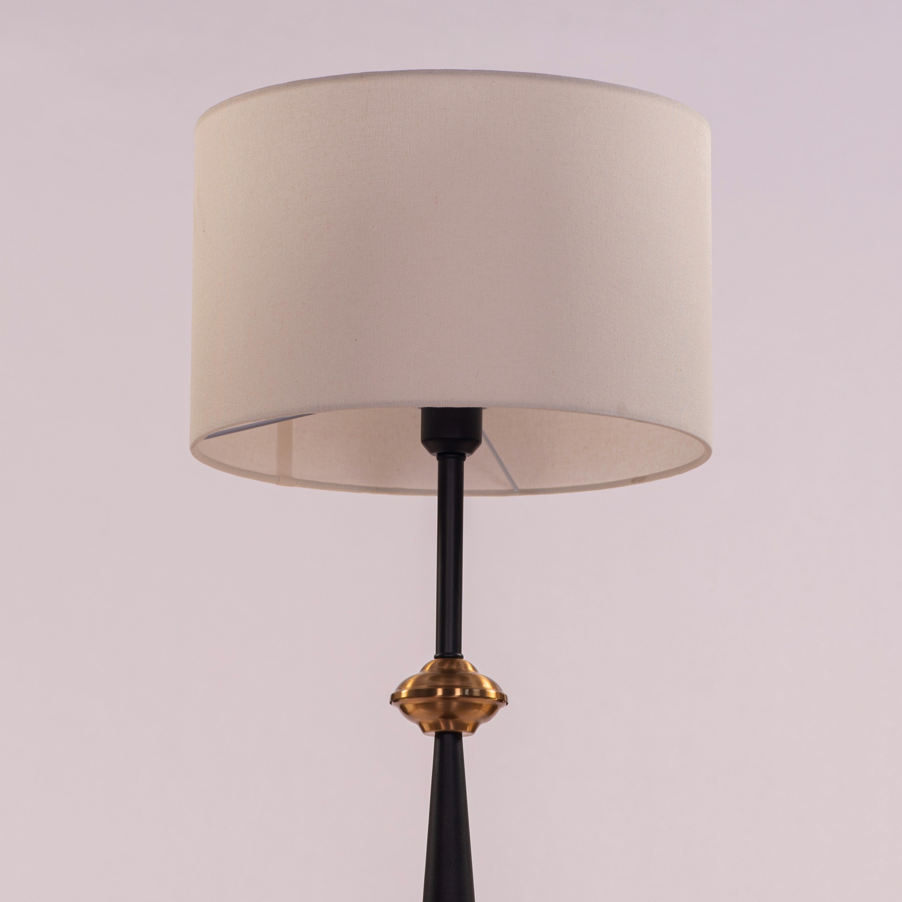 Crown Of The Dawn (Black, White) Floor Lamp