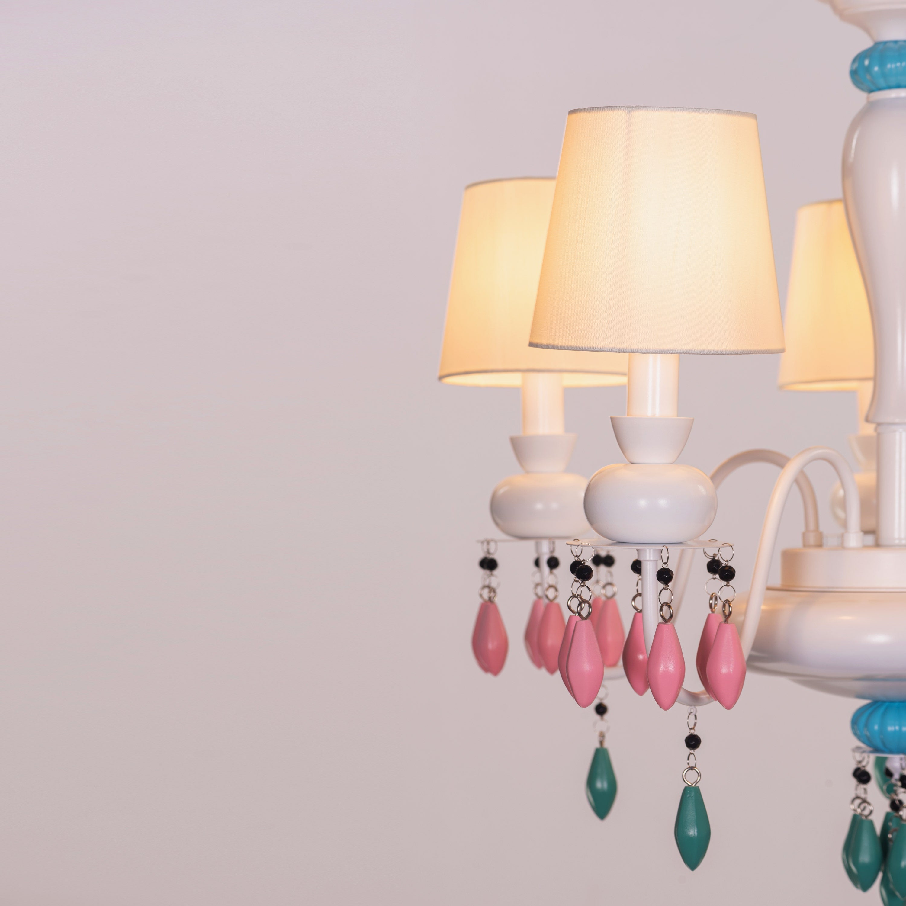 Faraway Tree (Medium, White) Ceramic Chandelier