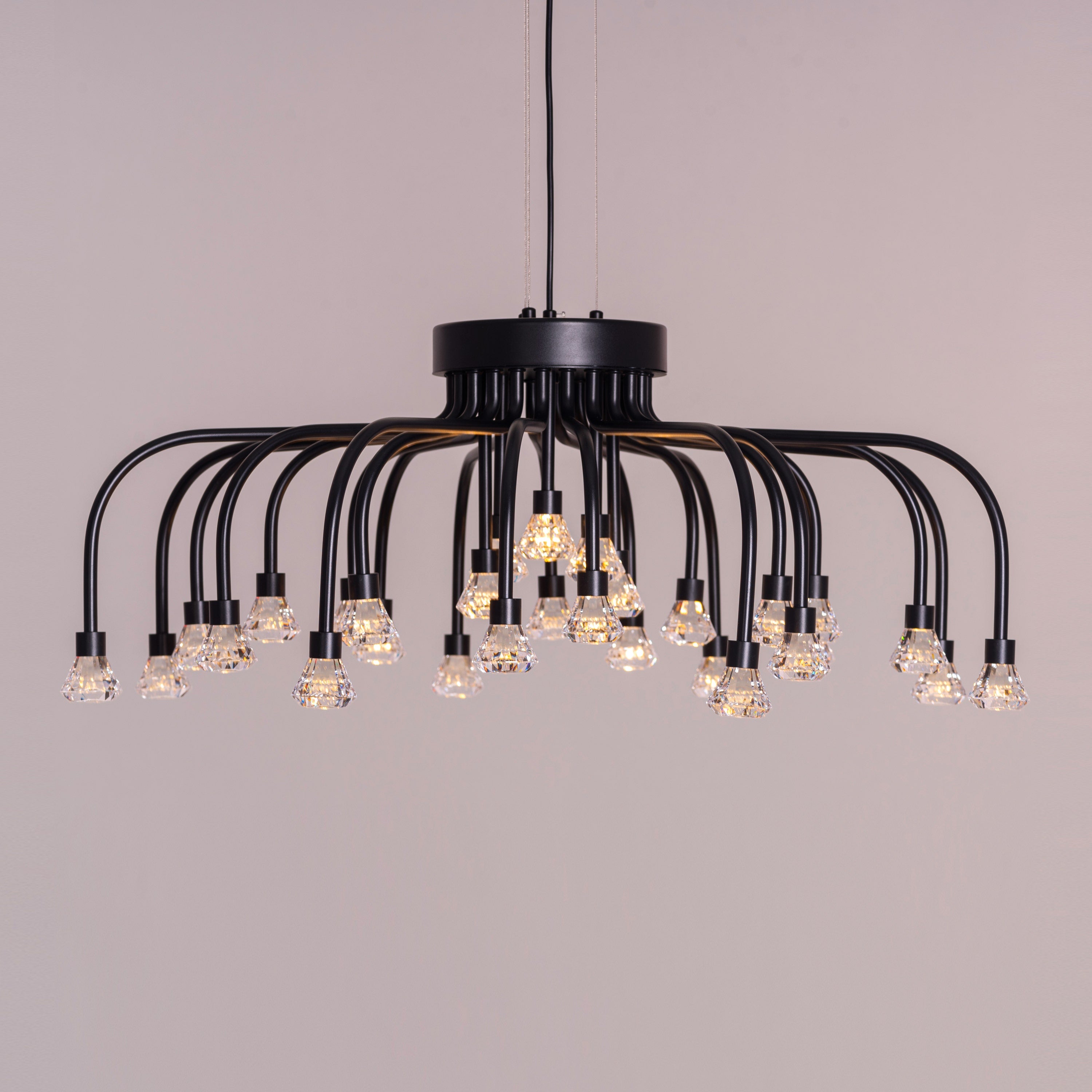 chandelierデスク Queen Of Chaos (Black) Built-In LED Chandelier