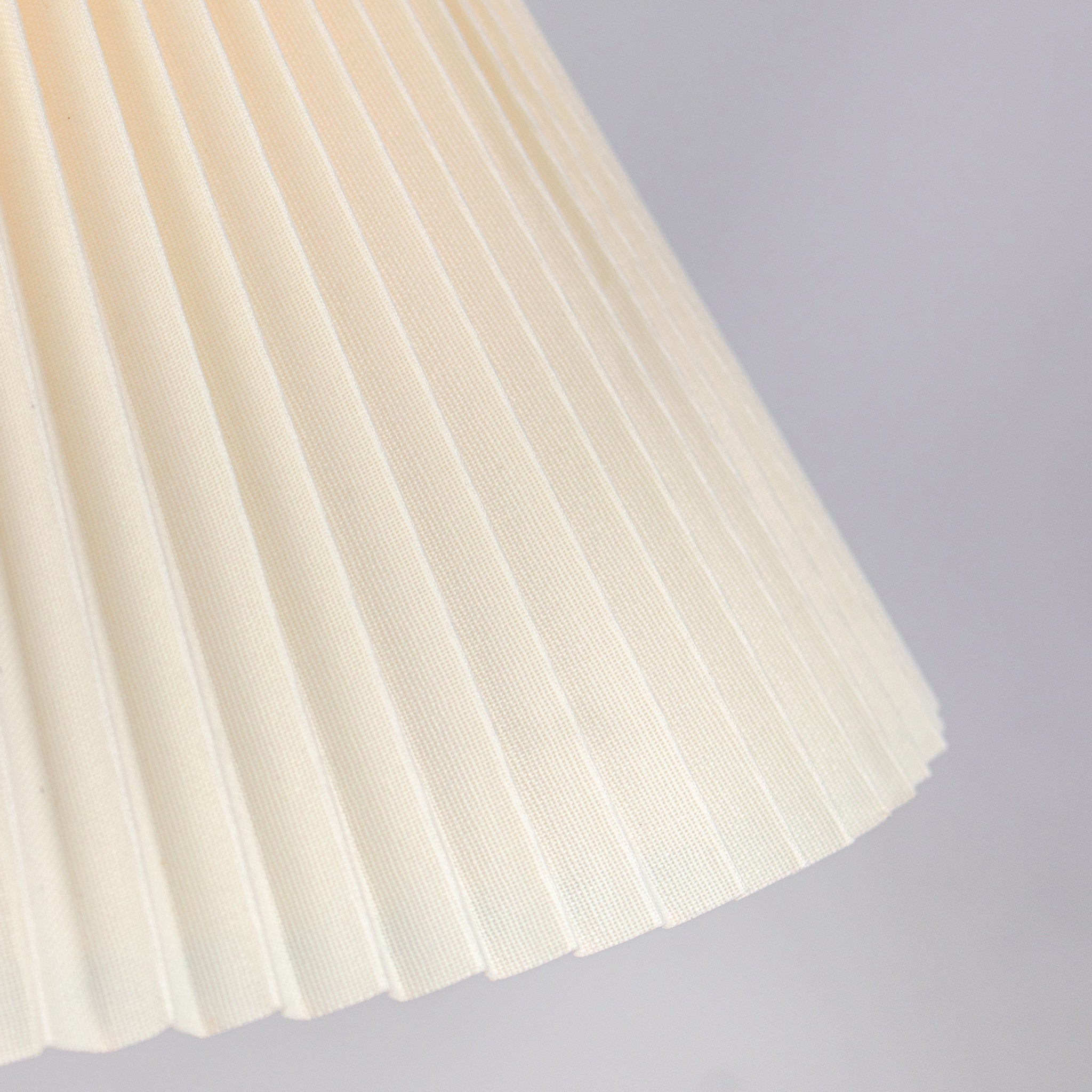 White Nest Table Lamp