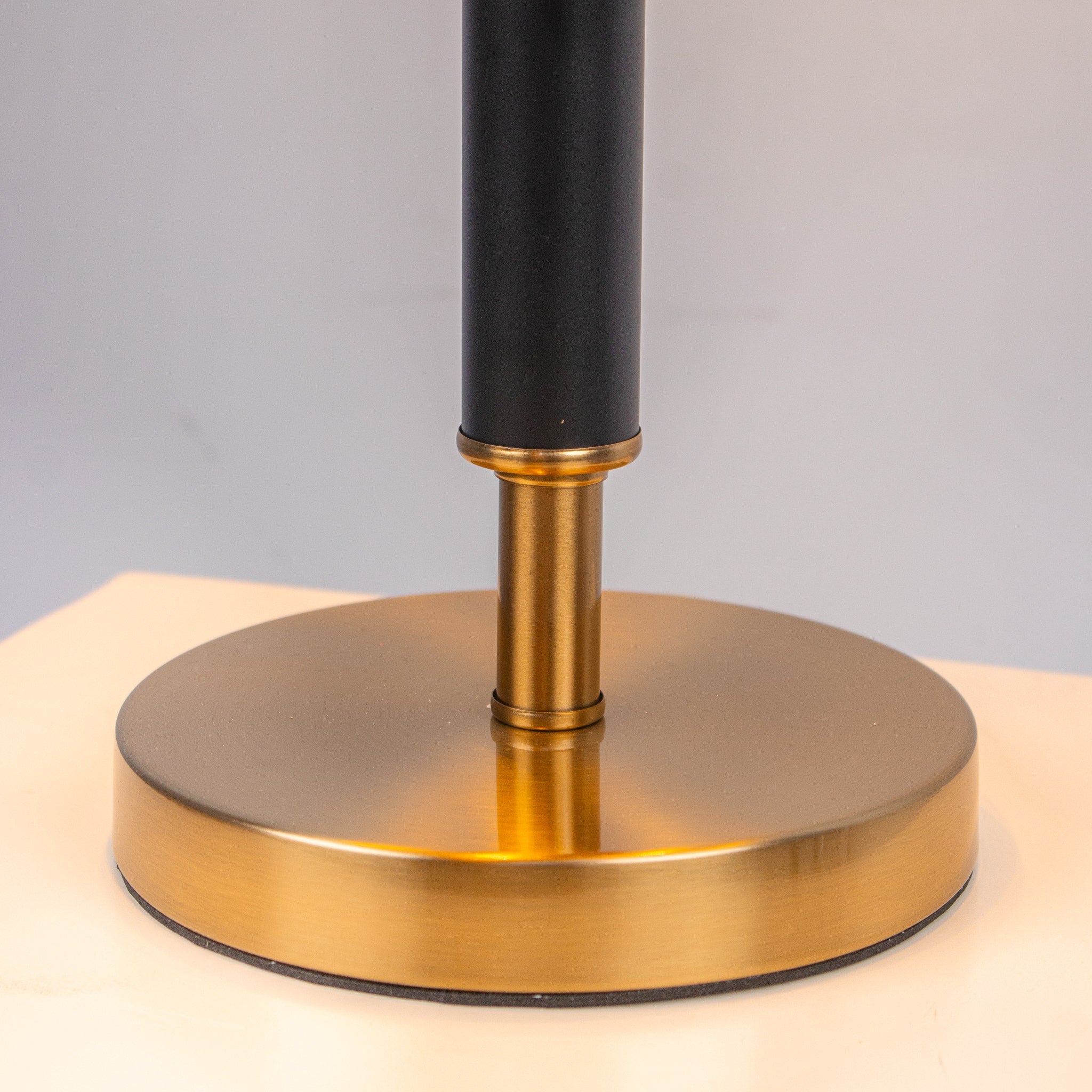 Ebony Halo Table Lamp