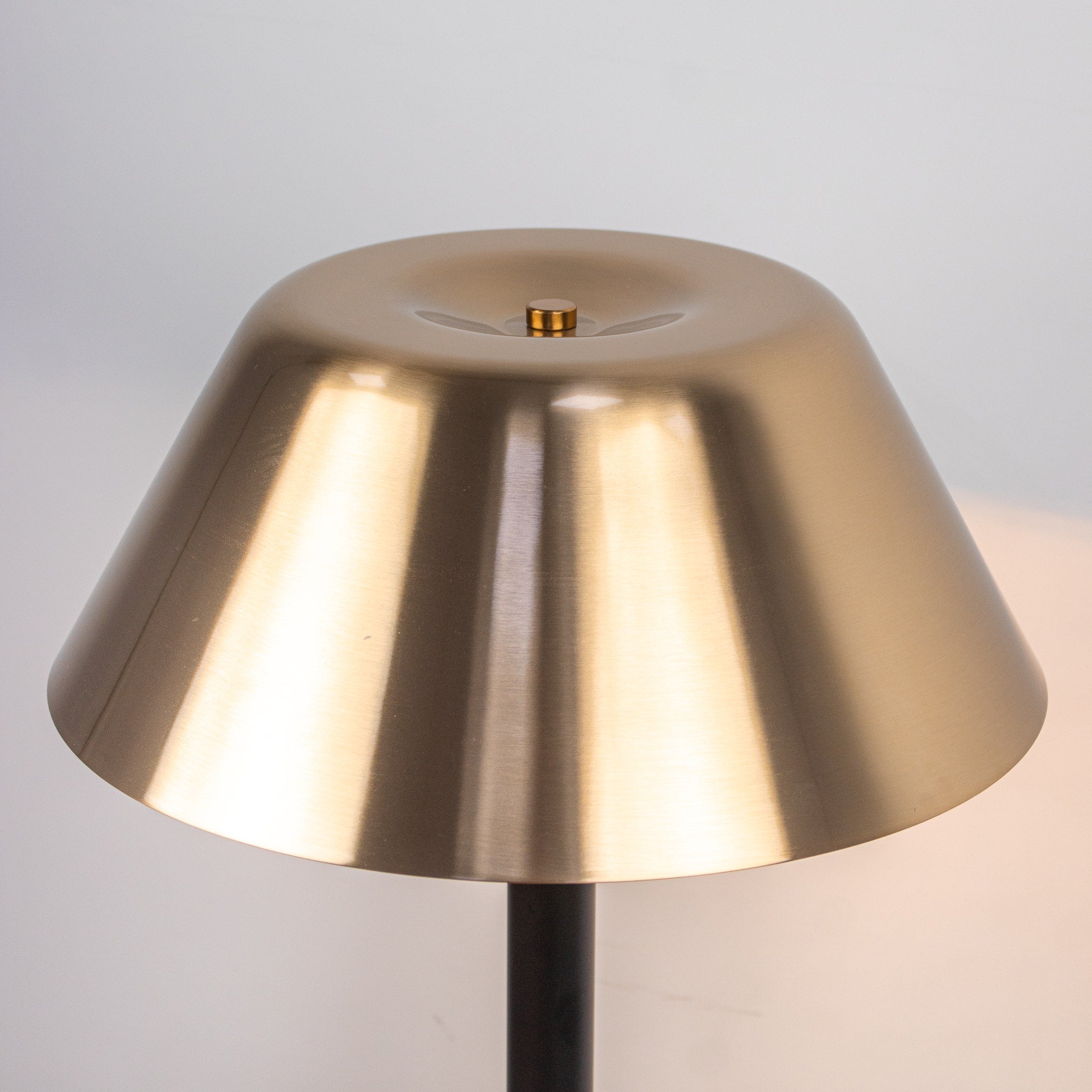 Ebony Halo Table Lamp