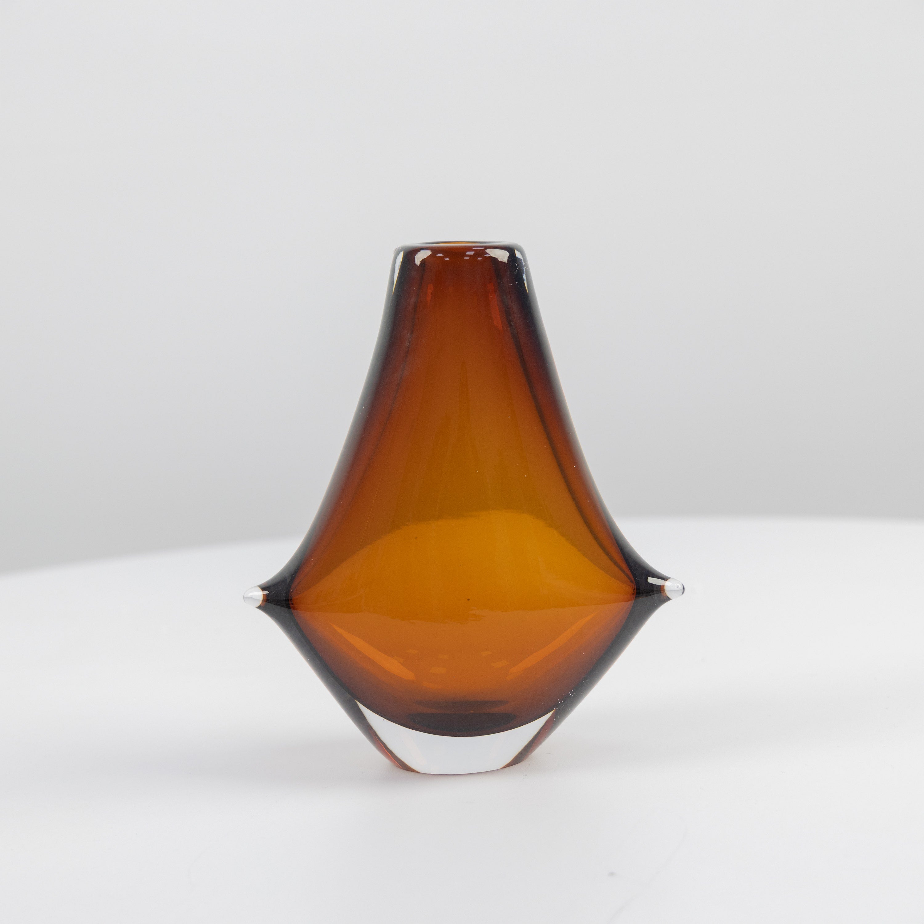 Carnessa (Amber,Medium) Glass vase