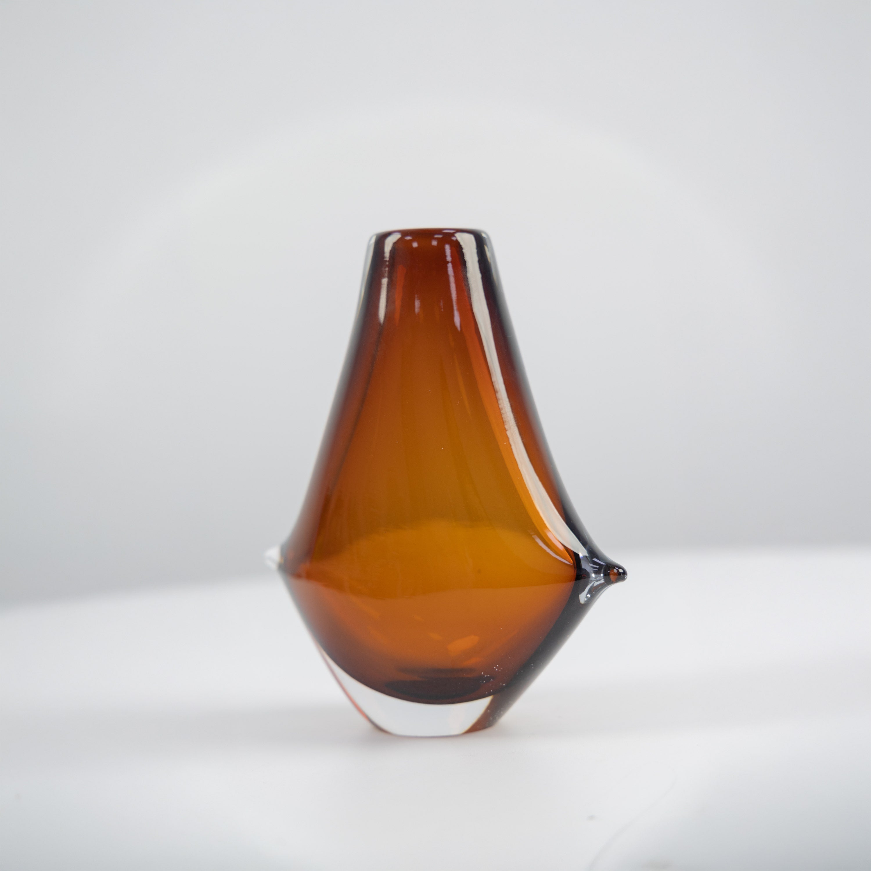 Carnessa (Amber,Medium) Glass vase