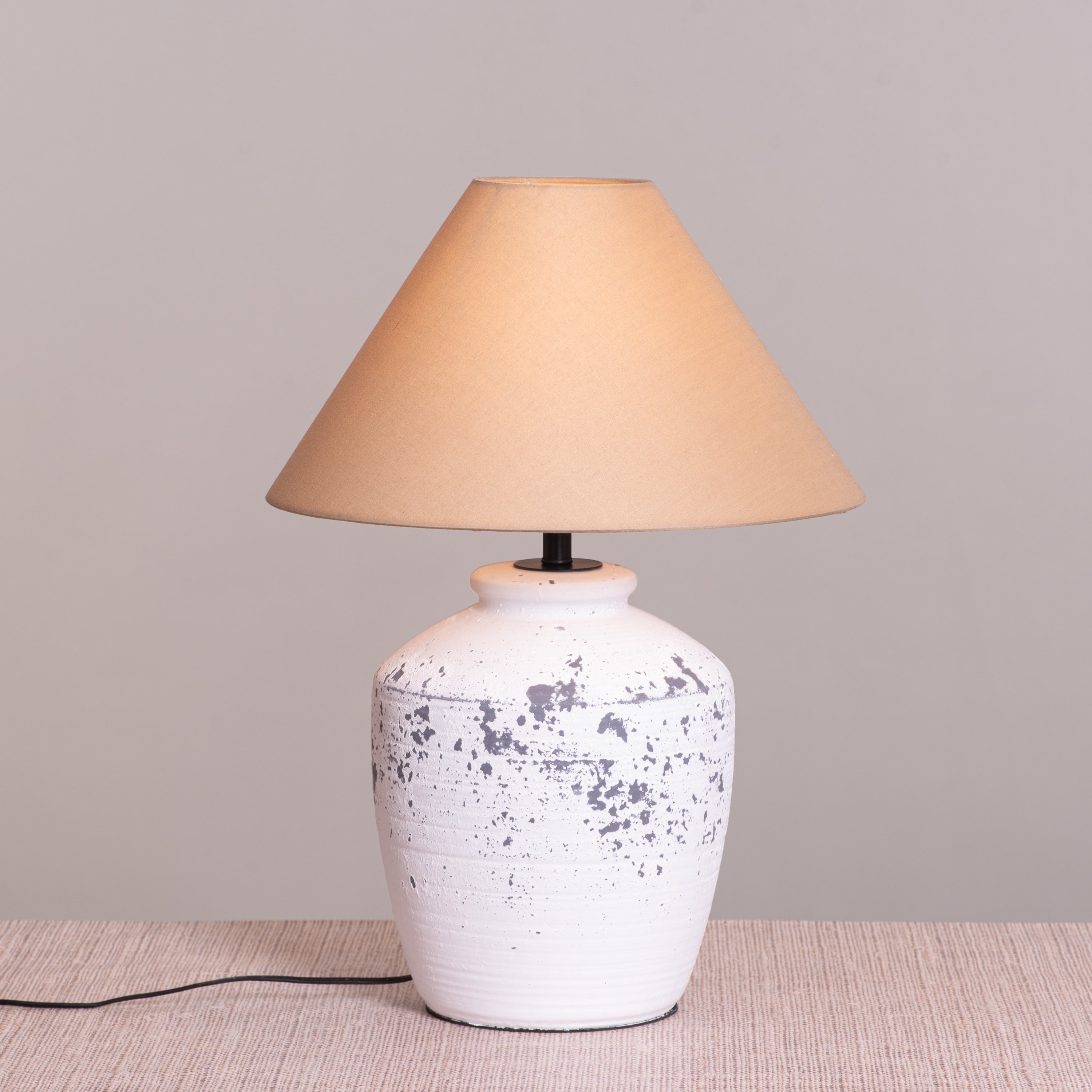 Puglia Pottery (White, Beige) Ceramic Table Lamp