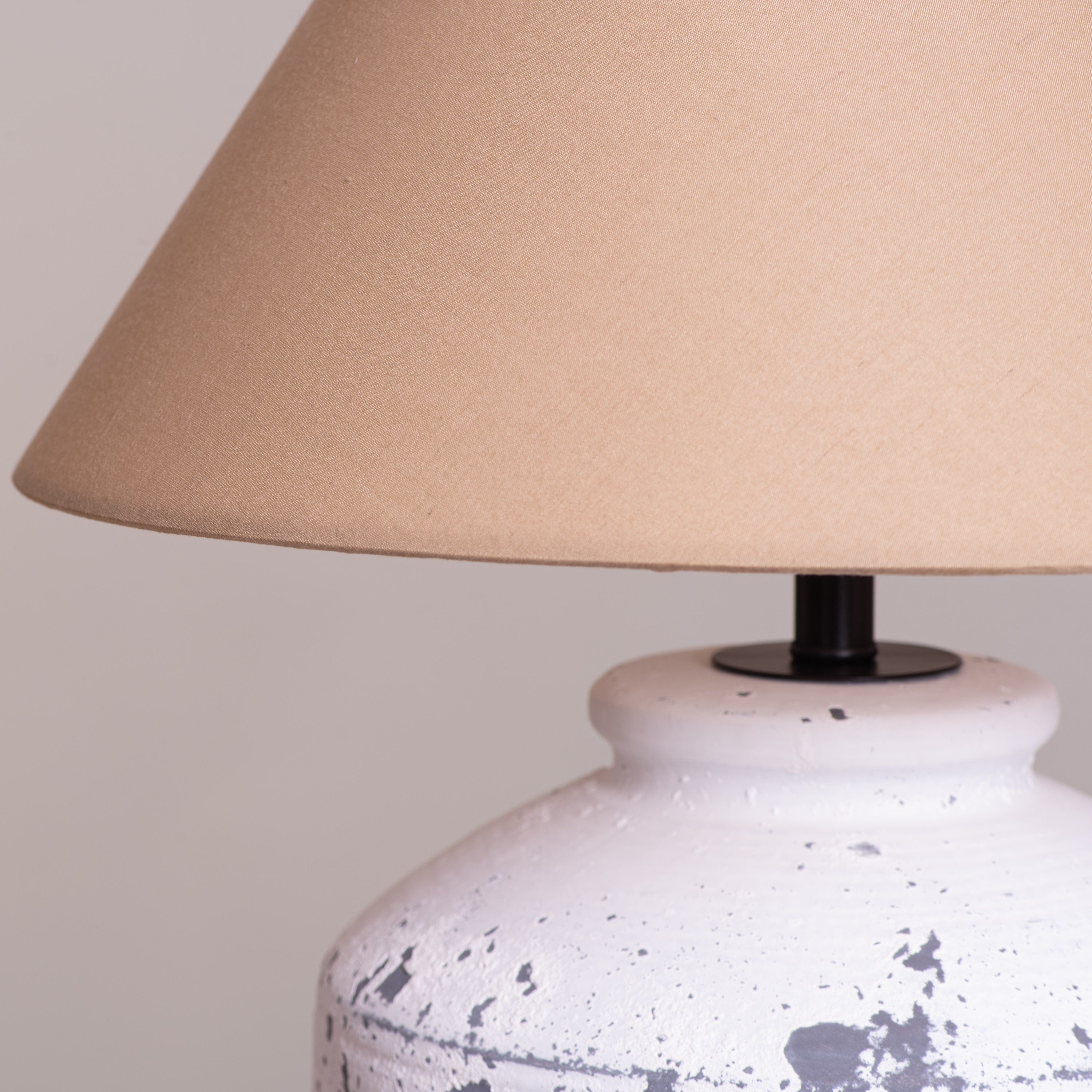 Puglia Pottery (White, Beige) Ceramic Table Lamp