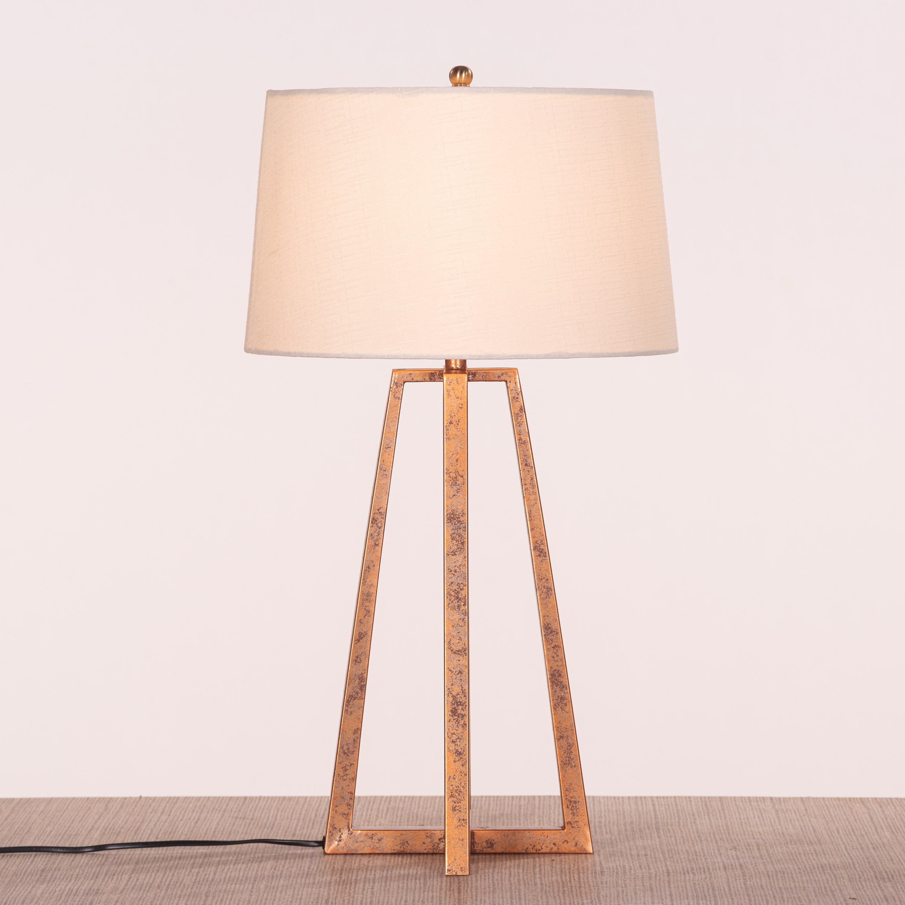 Sweet Escapade (Antique Gold, Off-White) Metal Table Lamp