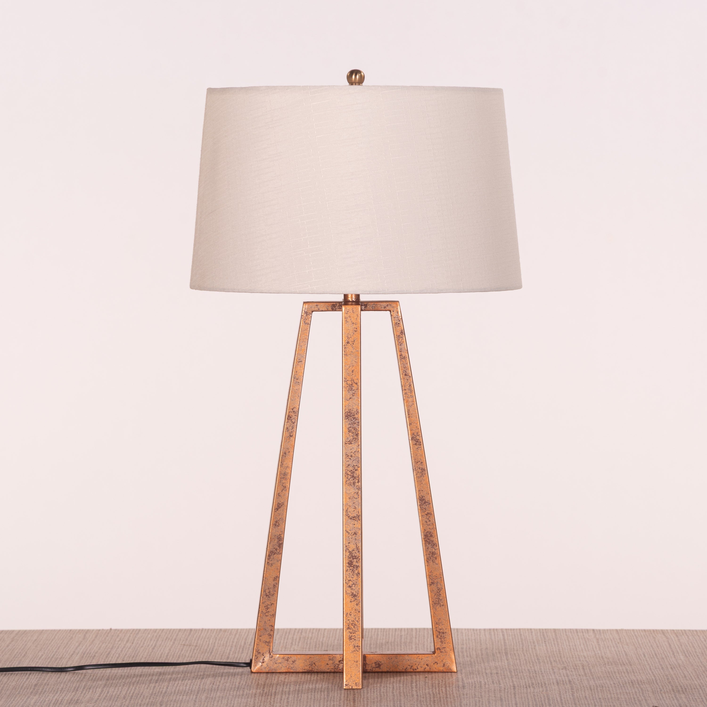 Sweet Escapade (Antique Gold, Off-White) Metal Table Lamp