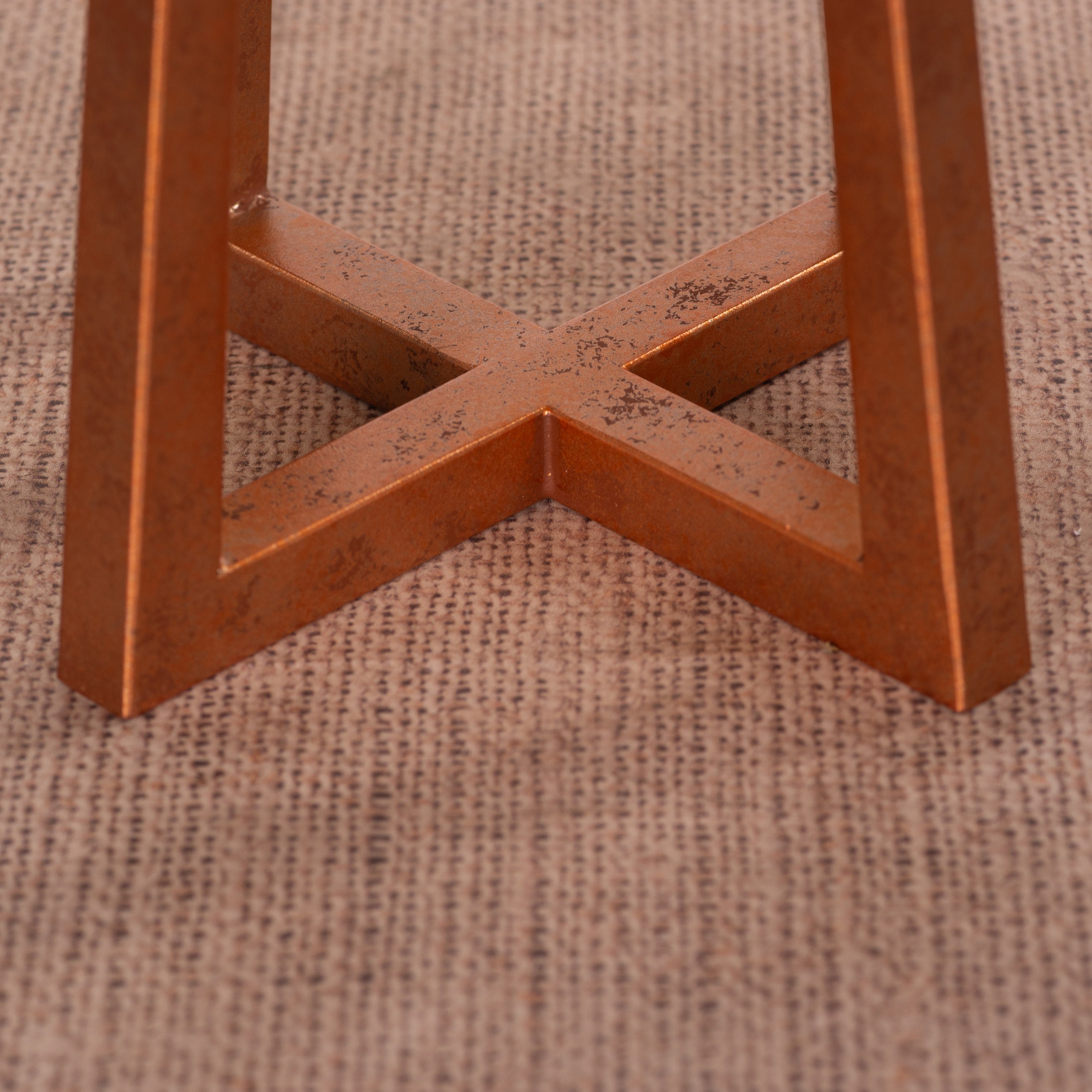 Sweet Escapade (Antique Gold, Off-White) Metal Table Lamp