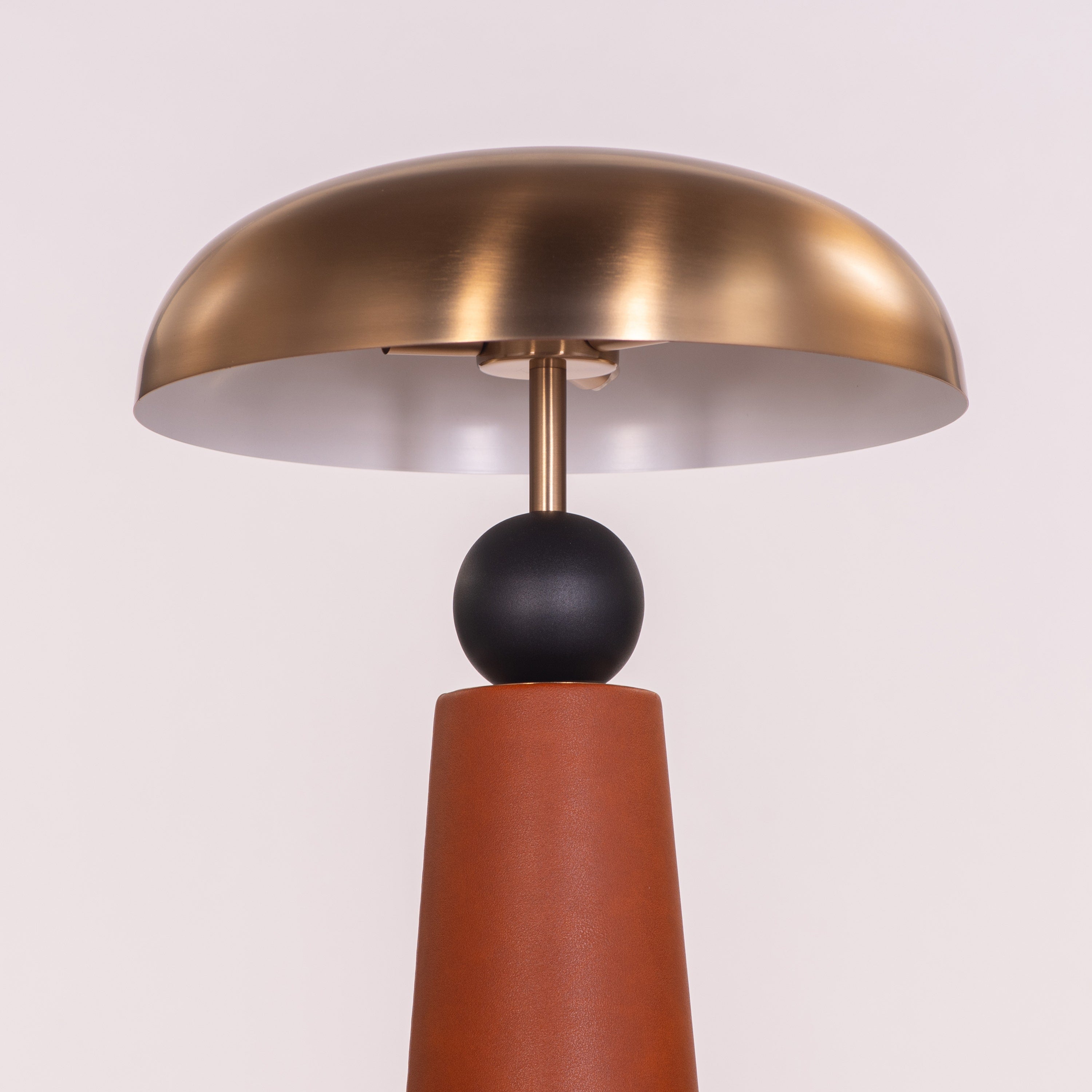 Gold Coast (Gold, Brown) Leather Table Lamp