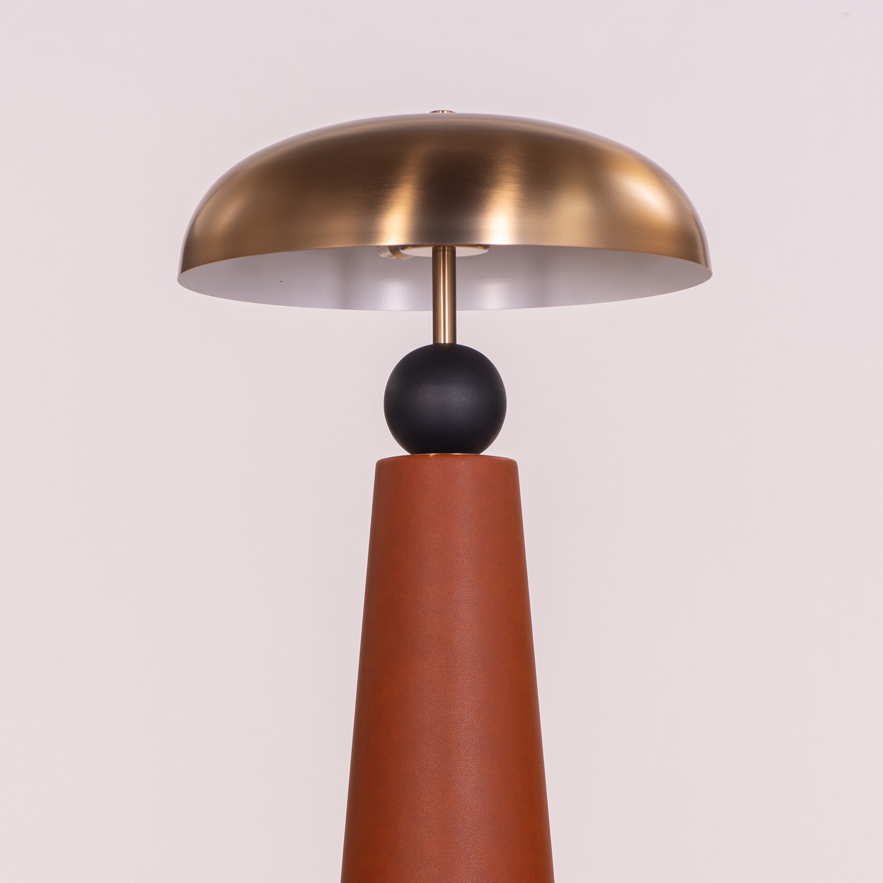 Gold Coast (Gold, Brown) Leather Table Lamp
