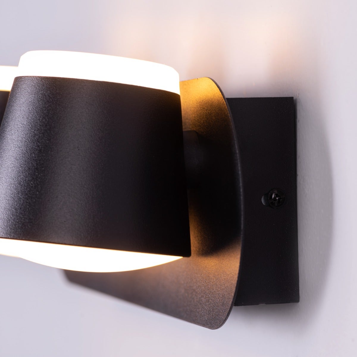 Sublime Shine (Large, Built-In LED) Vanity Light