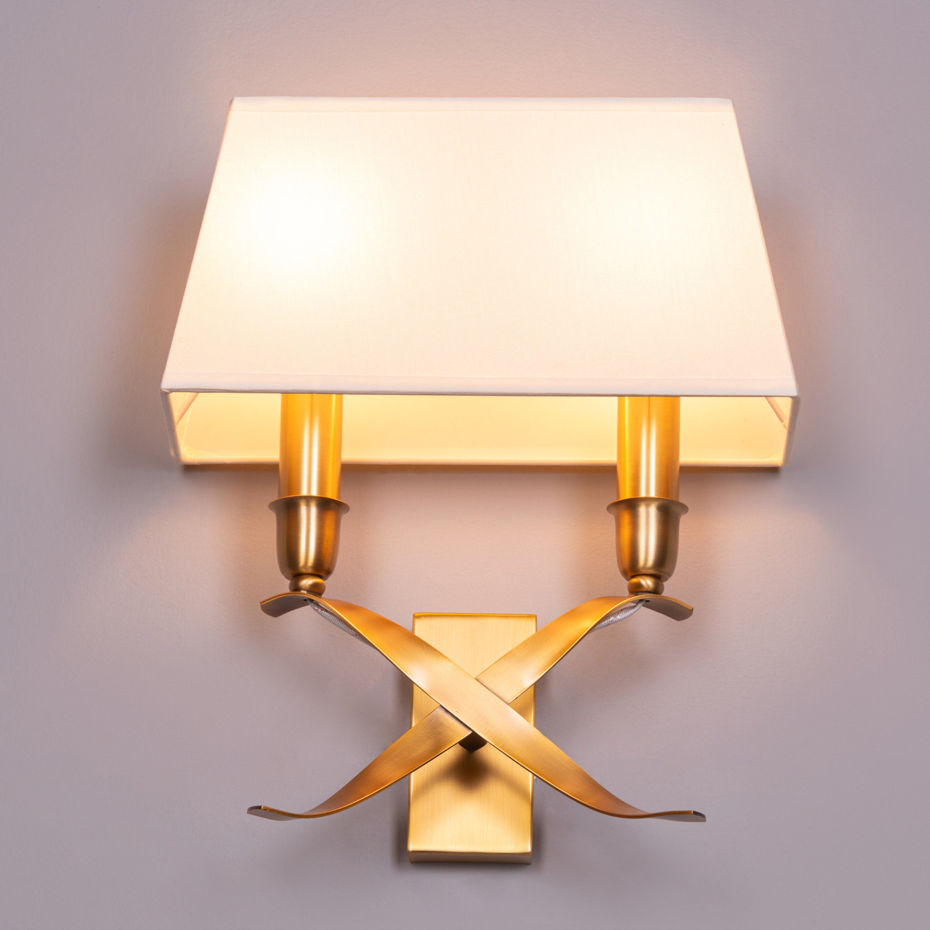 Mark The Spot (Gold, Off White) Wall Light